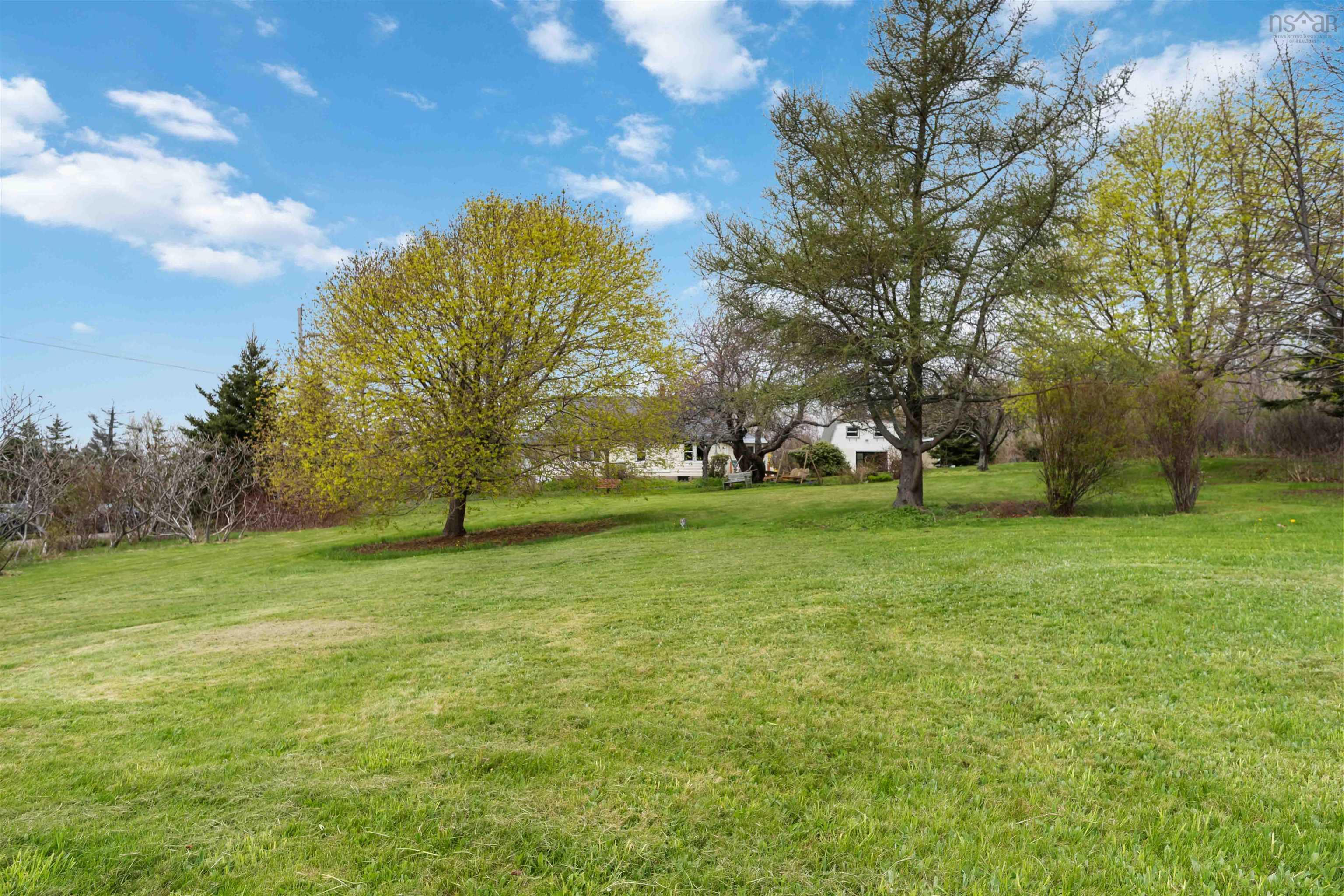 $339,000.00: 1898 Hampton Mountain Road, Hampton