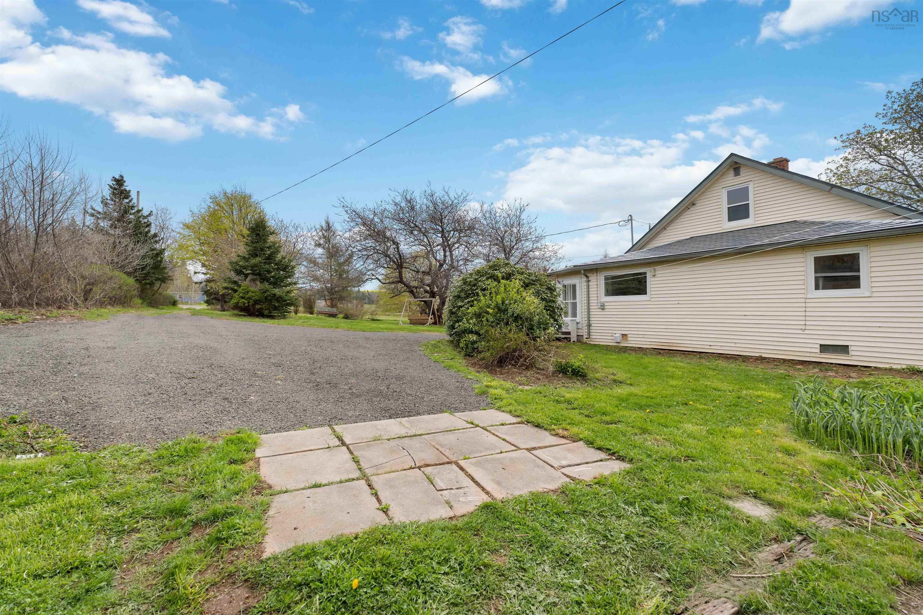 $339,000.00: 1898 Hampton Mountain Road, Hampton