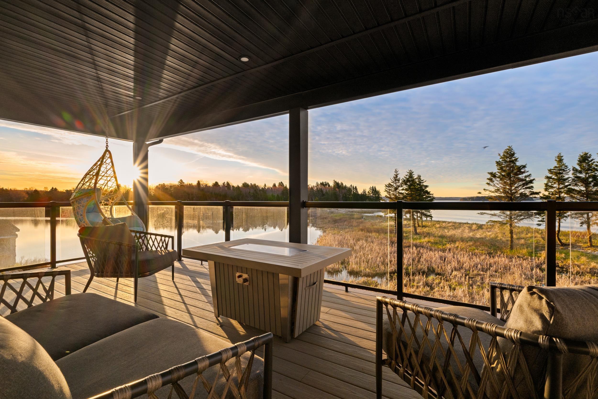 $1,850,000.00: 8286 St. Margarets Bay Road, Black Point
