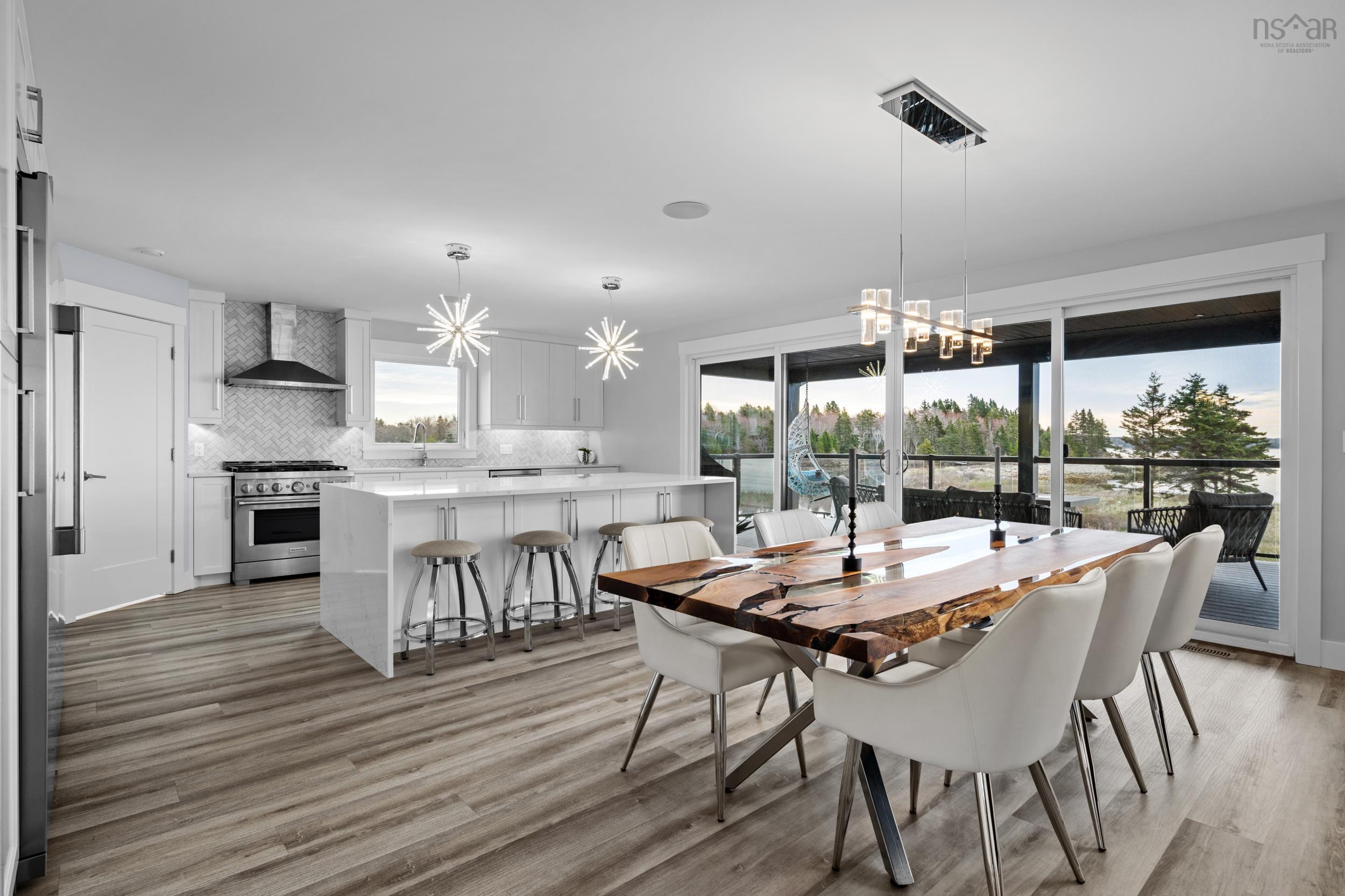 $1,850,000.00: 8286 St. Margarets Bay Road, Black Point