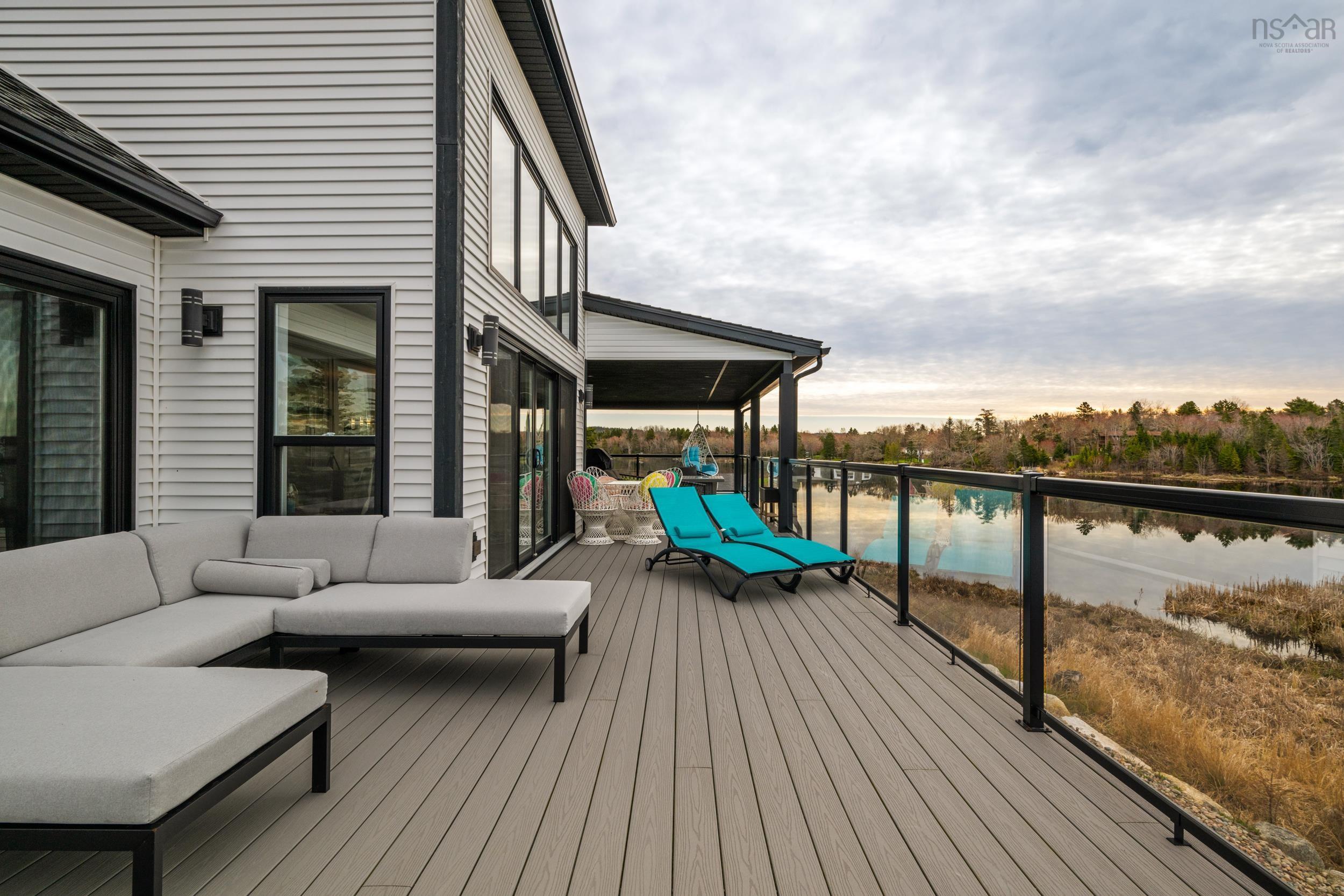 $1,850,000.00: 8286 St. Margarets Bay Road, Black Point