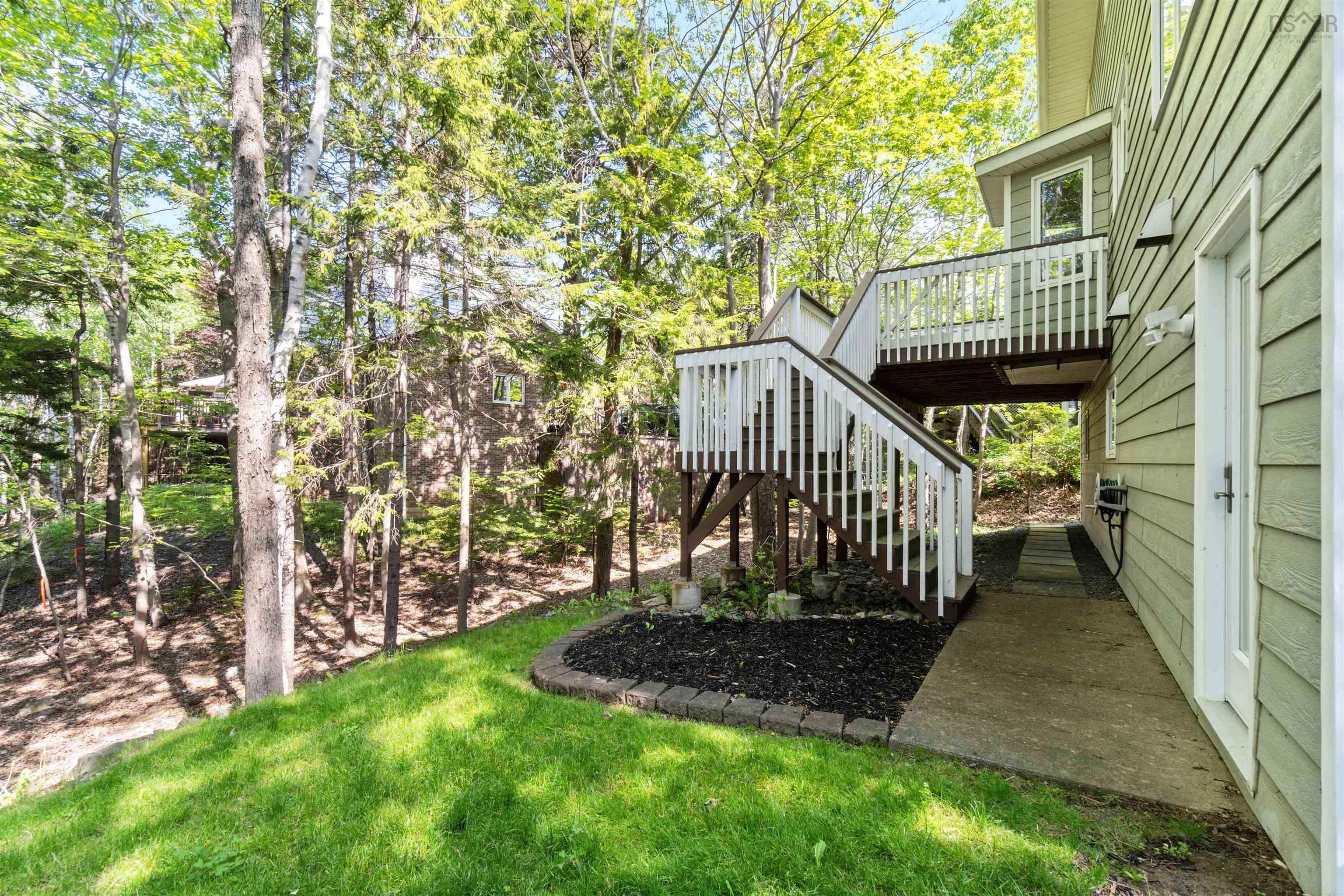 $949,000.00: 47 Rockhaven Drive, Halifax