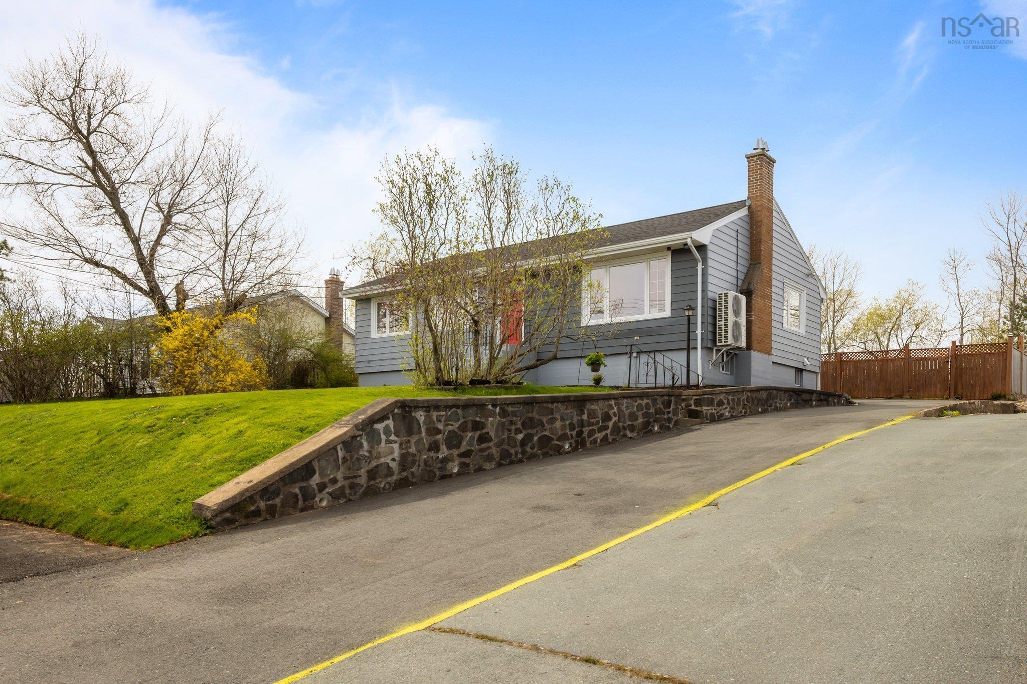 $559,900.00: 28 Beaver Bank Road, Lower Sackville