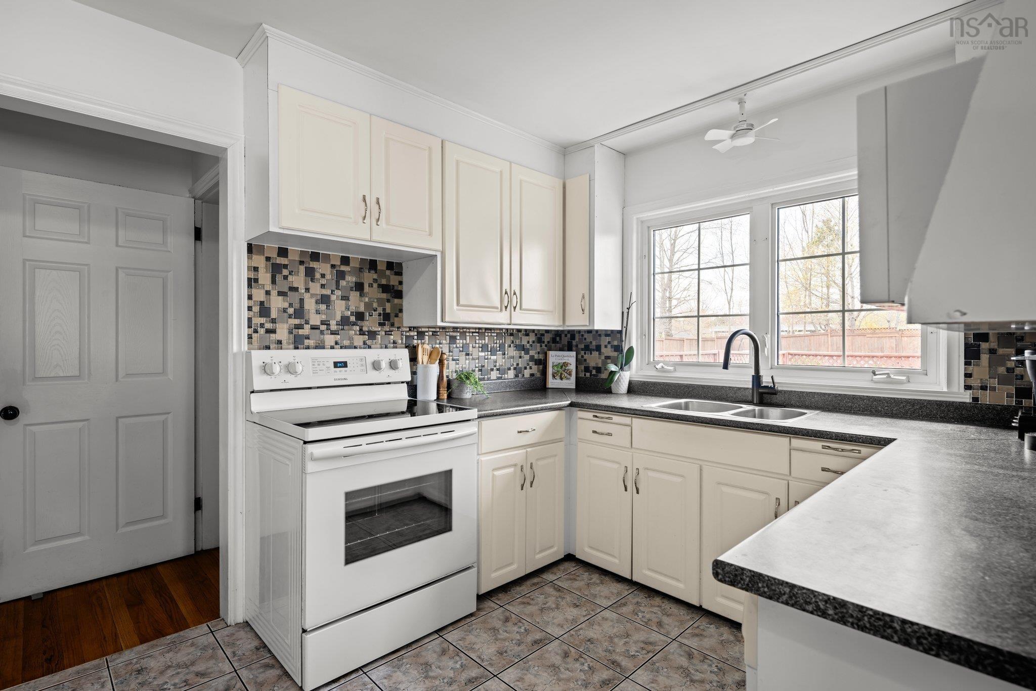 $559,900.00: 28 Beaver Bank Road, Lower Sackville