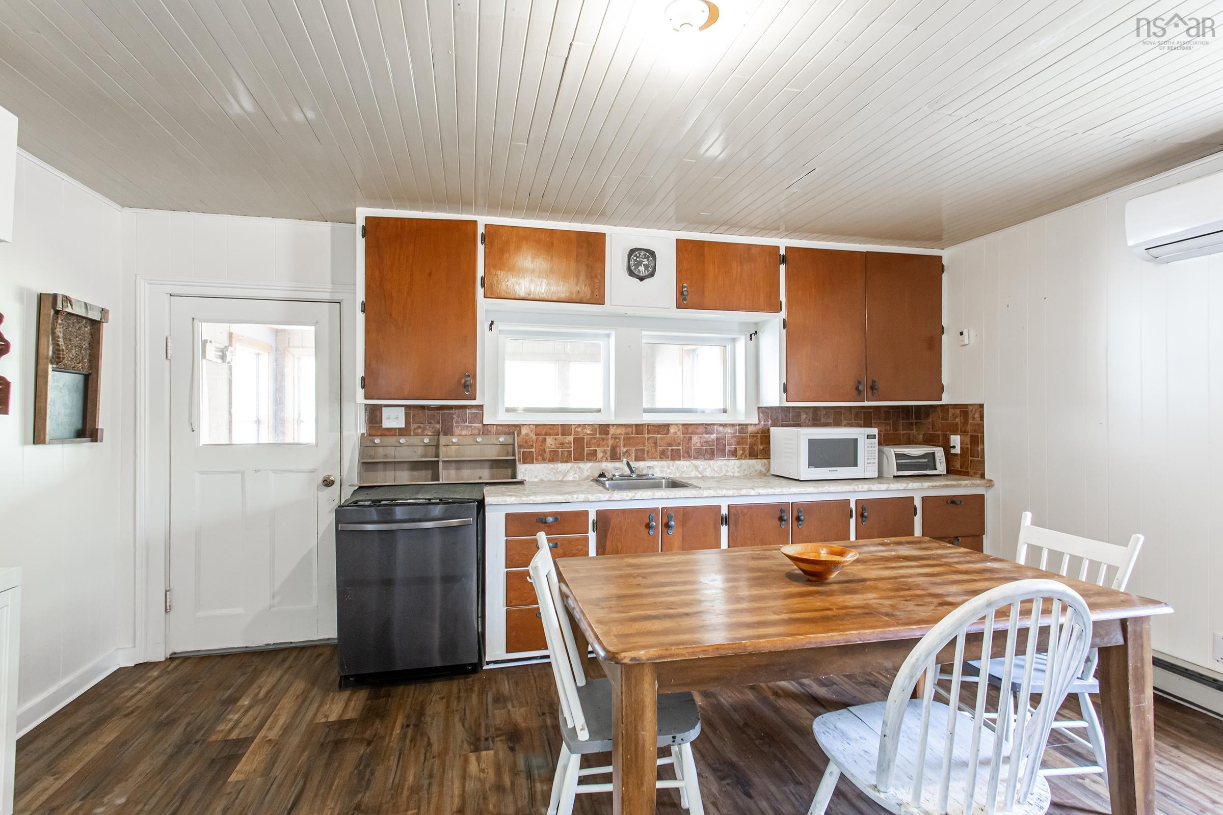 $299,000.00: 1361 River Road, Bear River