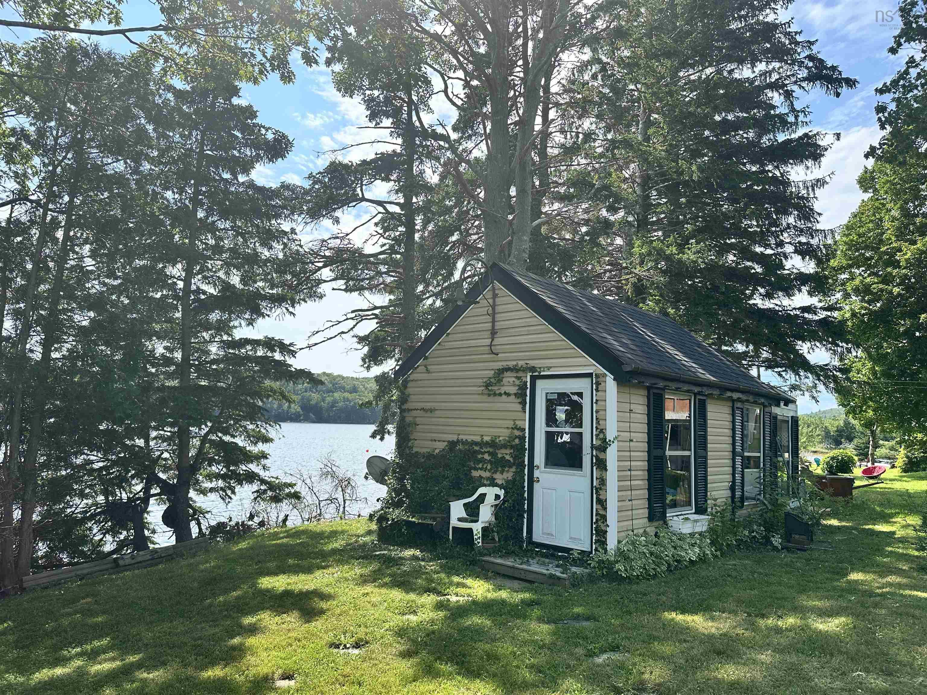 $424,500.00: 22676 Highway 7, Sheet Harbour