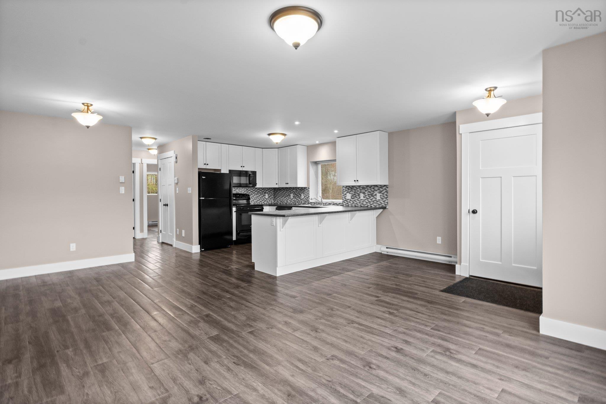 $499,900.00: 394 Rocky Lake Drive, Bedford