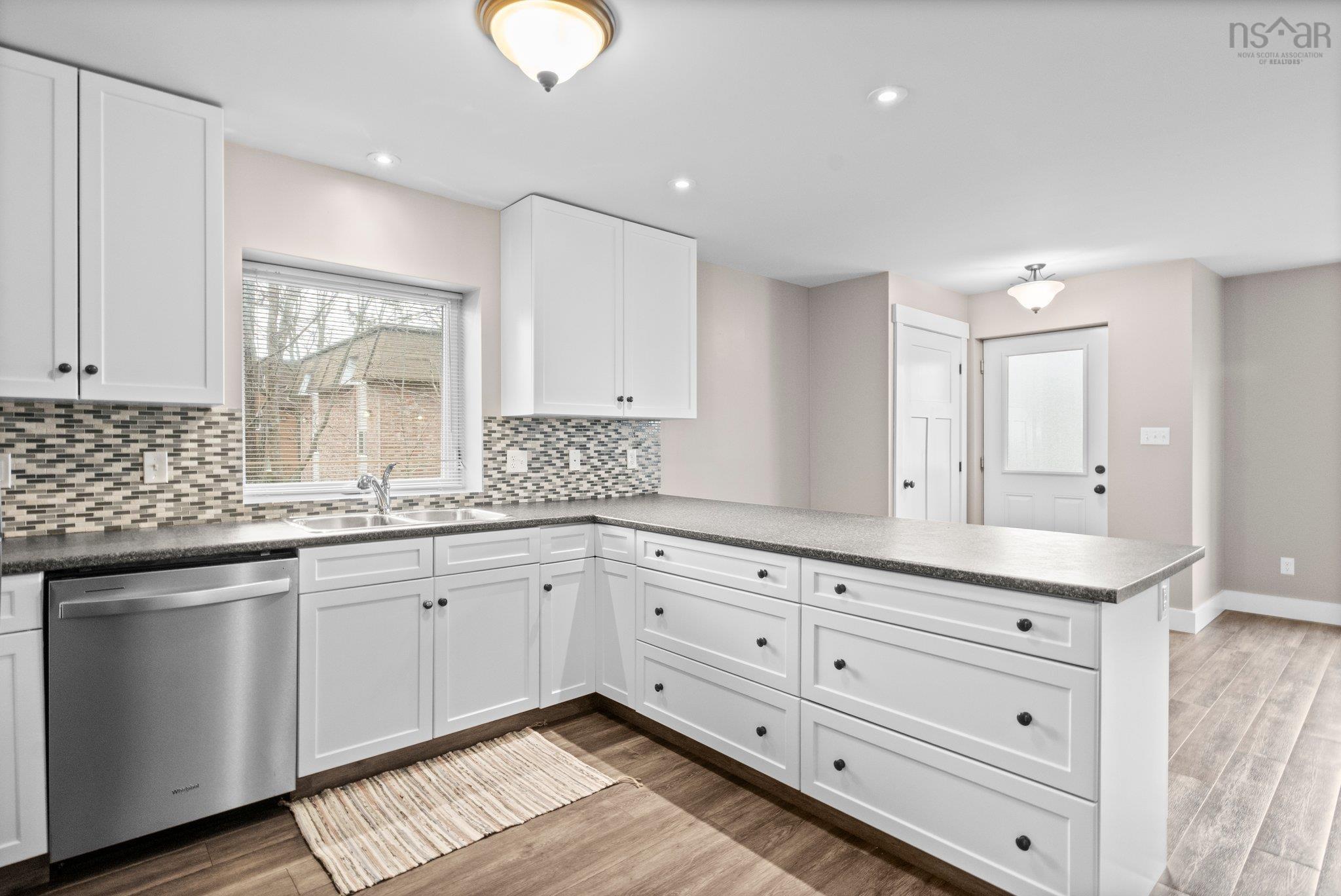 $499,900.00: 394 Rocky Lake Drive, Bedford