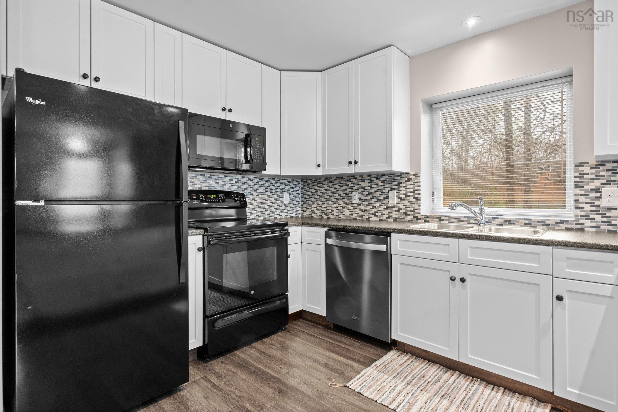 $499,900.00: 394 Rocky Lake Drive, Bedford