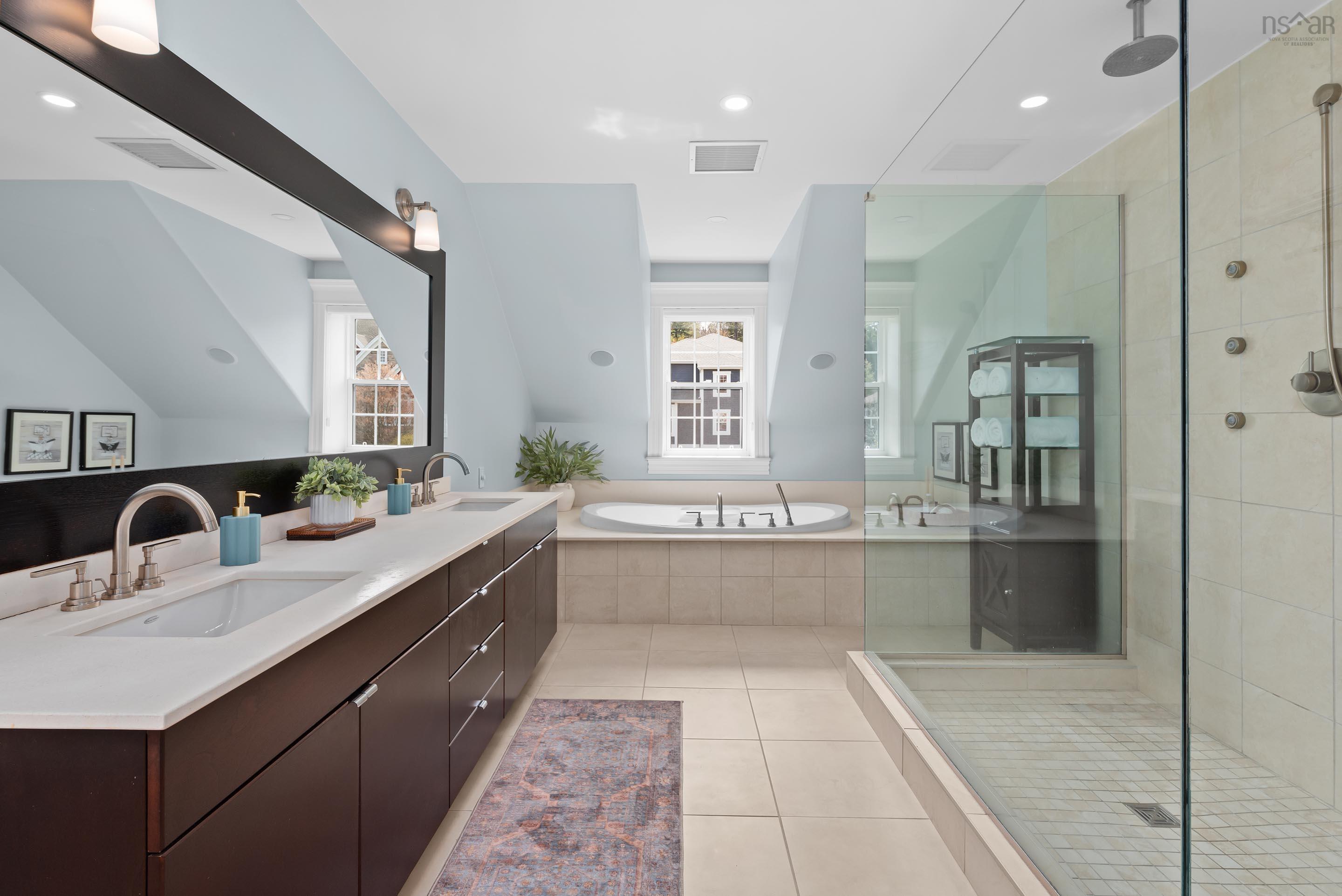 $1,950,000.00: 48 Pinehaven Drive, Halifax