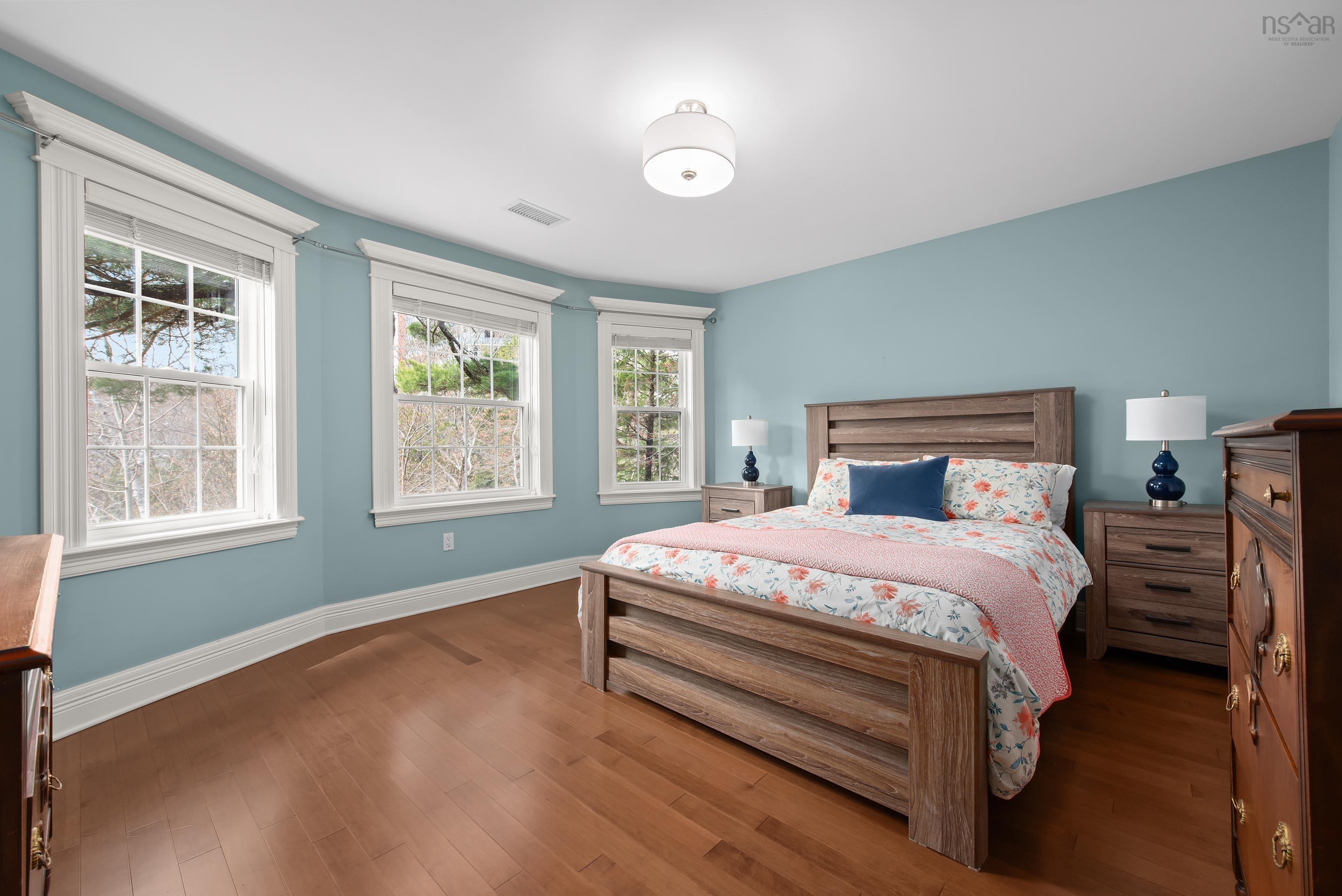 $1,950,000.00: 48 Pinehaven Drive, Halifax