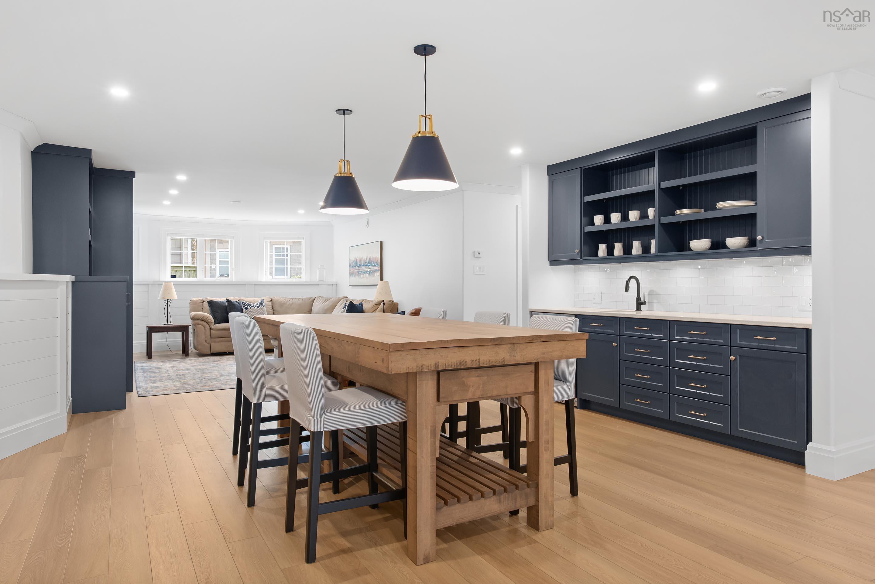 $1,950,000.00: 48 Pinehaven Drive, Halifax