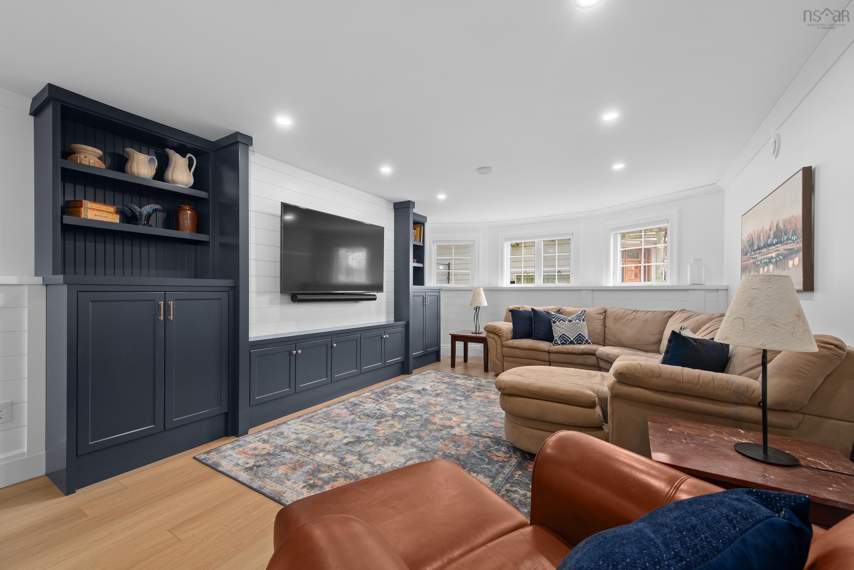 $1,950,000.00: 48 Pinehaven Drive, Halifax