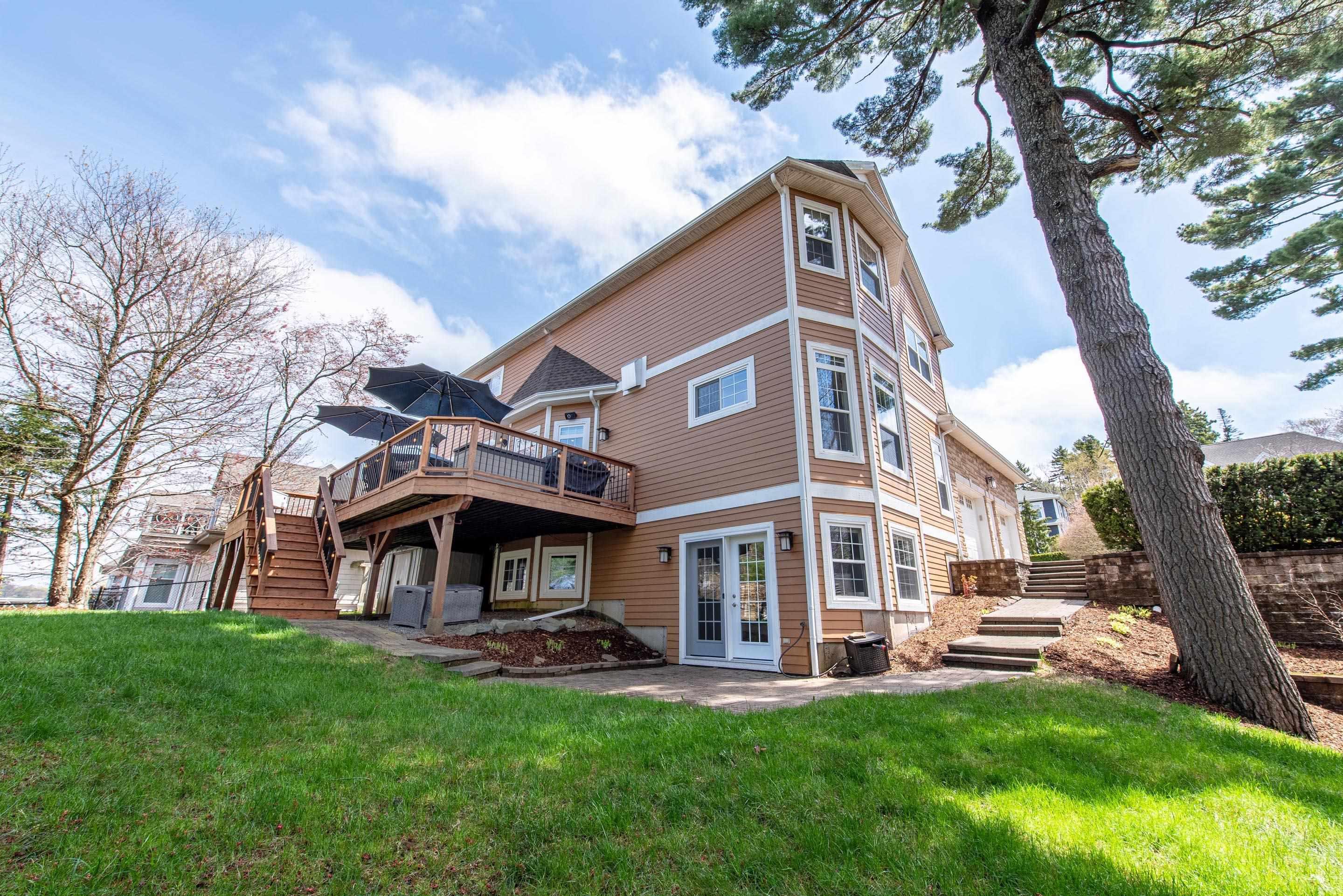 $1,950,000.00: 48 Pinehaven Drive, Halifax