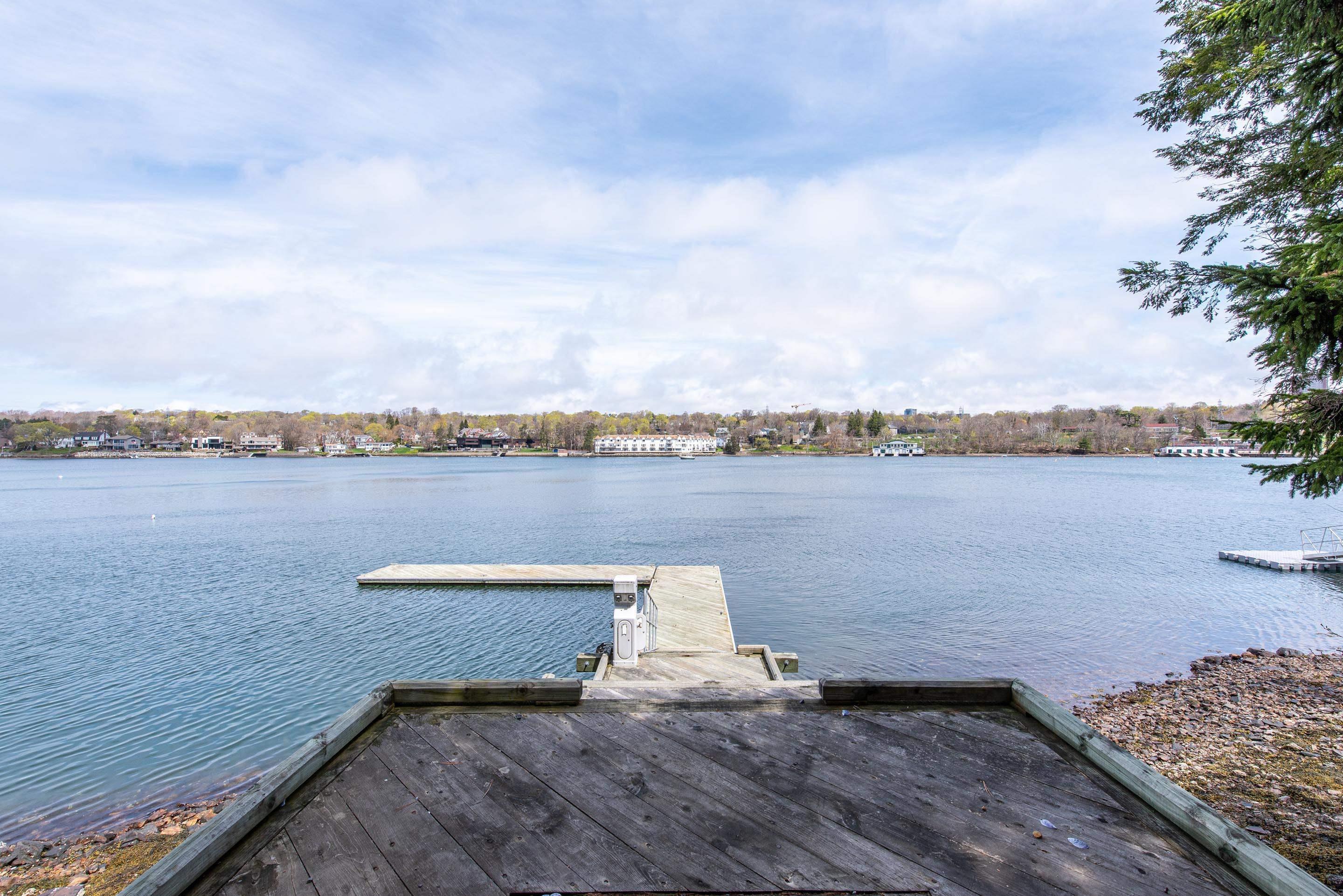 $1,950,000.00: 48 Pinehaven Drive, Halifax