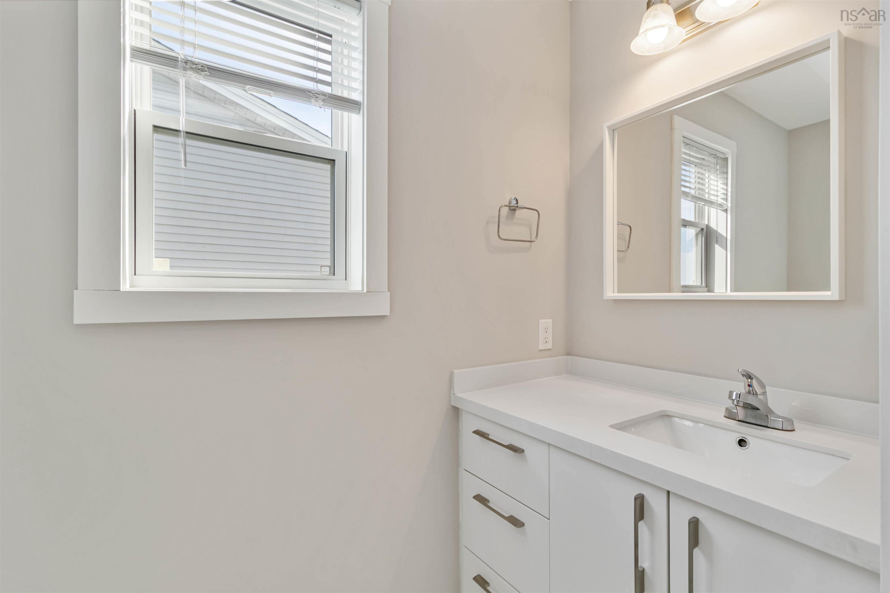 $559,900.00: 83 Golden Way, Halifax