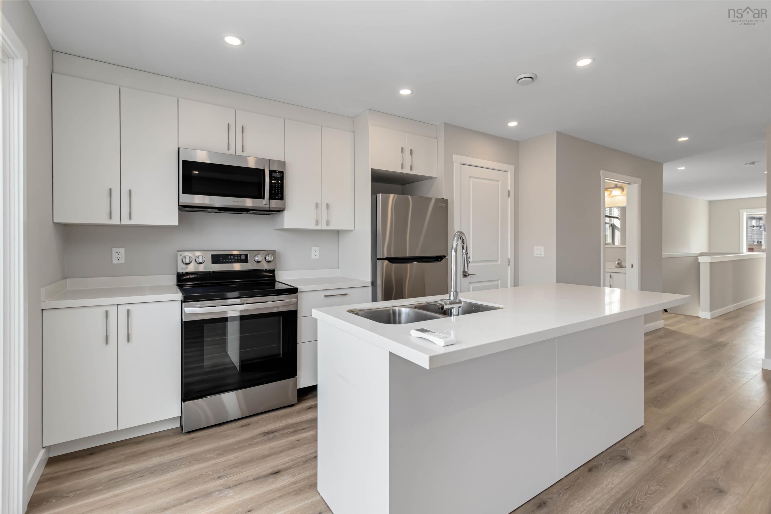 $559,900.00: 83 Golden Way, Halifax