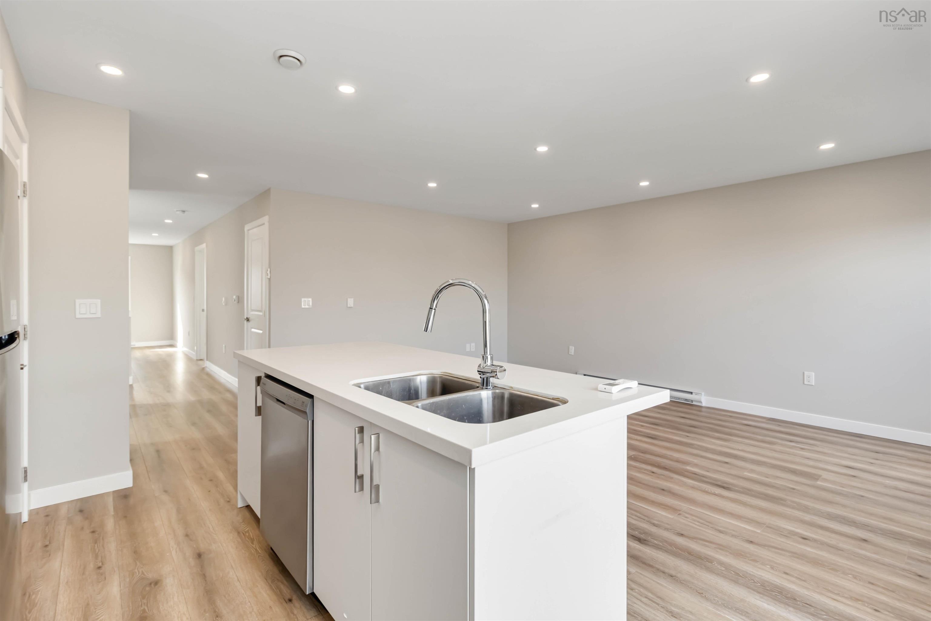 $559,900.00: 83 Golden Way, Halifax