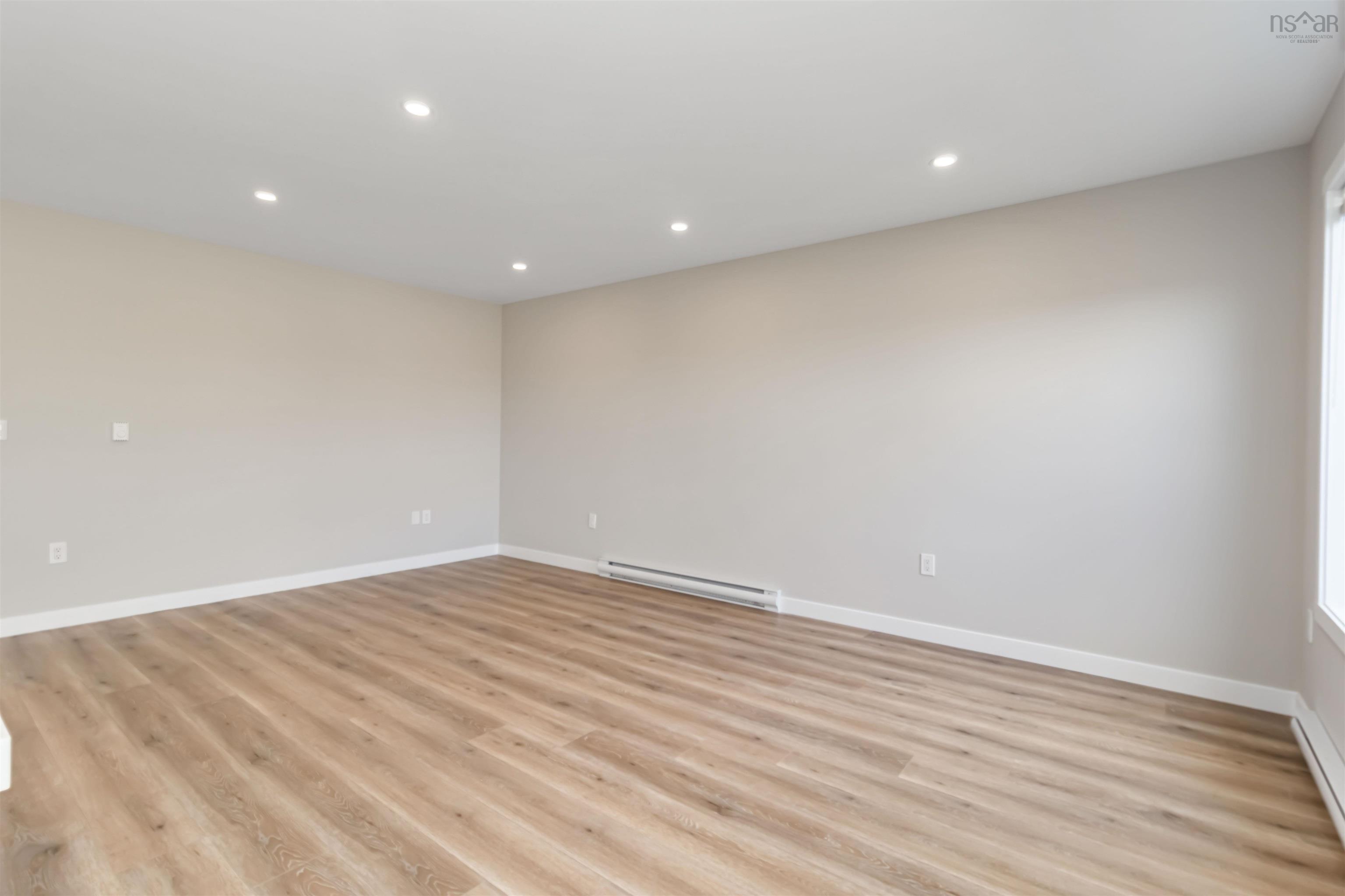 $559,900.00: 83 Golden Way, Halifax
