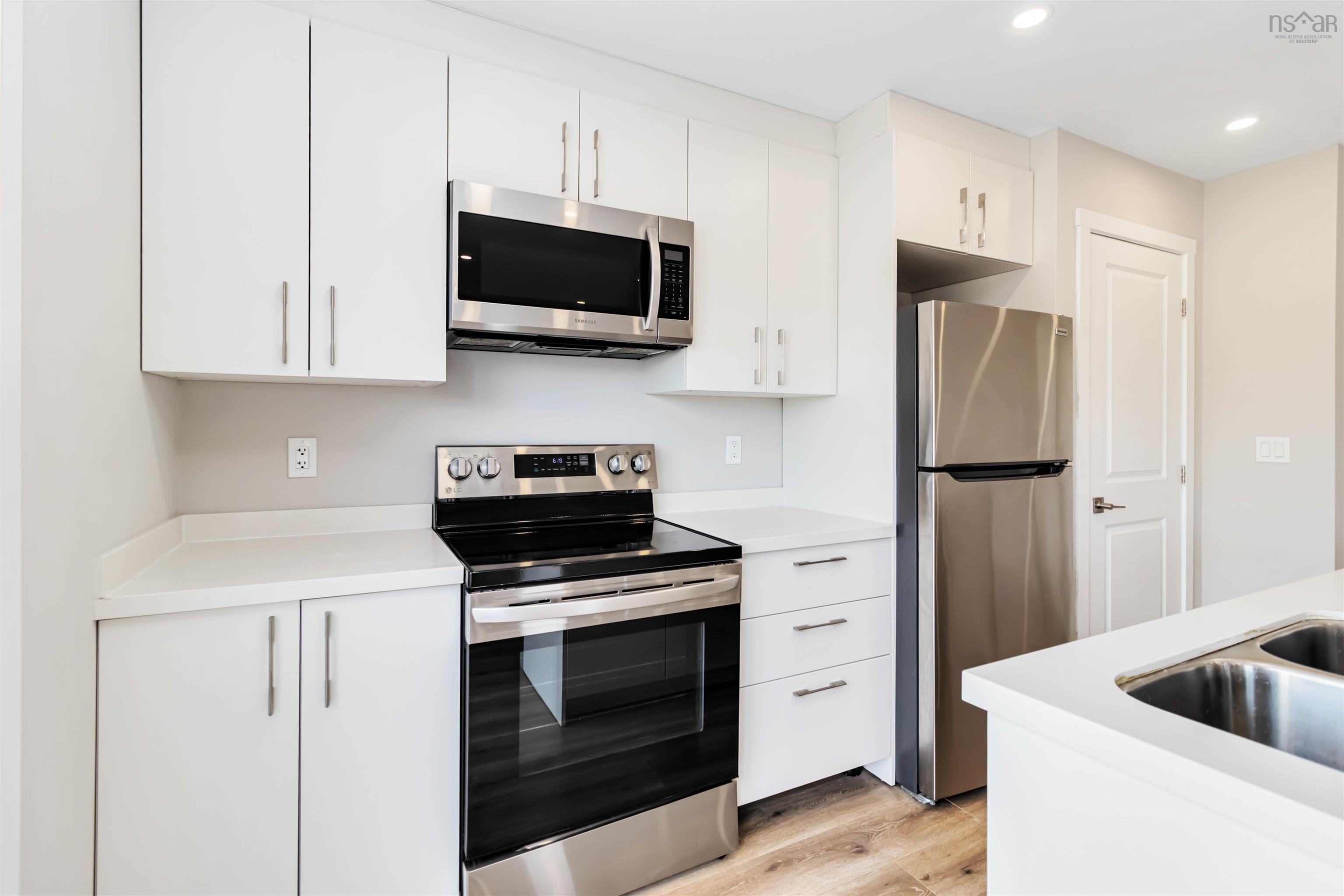 $559,900.00: 83 Golden Way, Halifax
