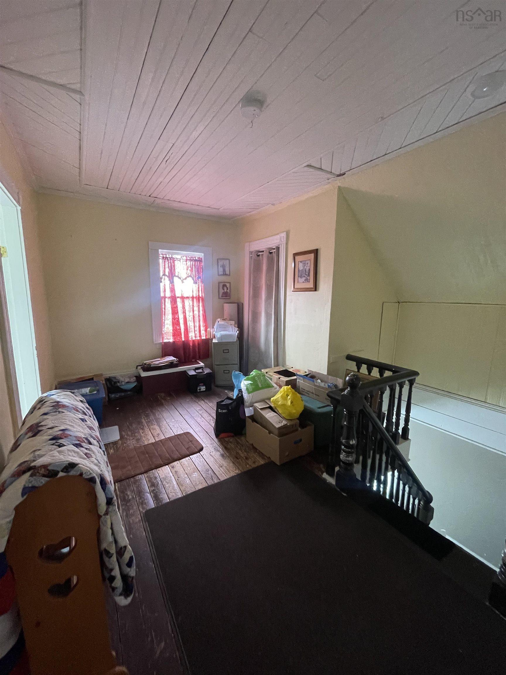 $154,999.00: 702 Centreville, South Side Road, South Side