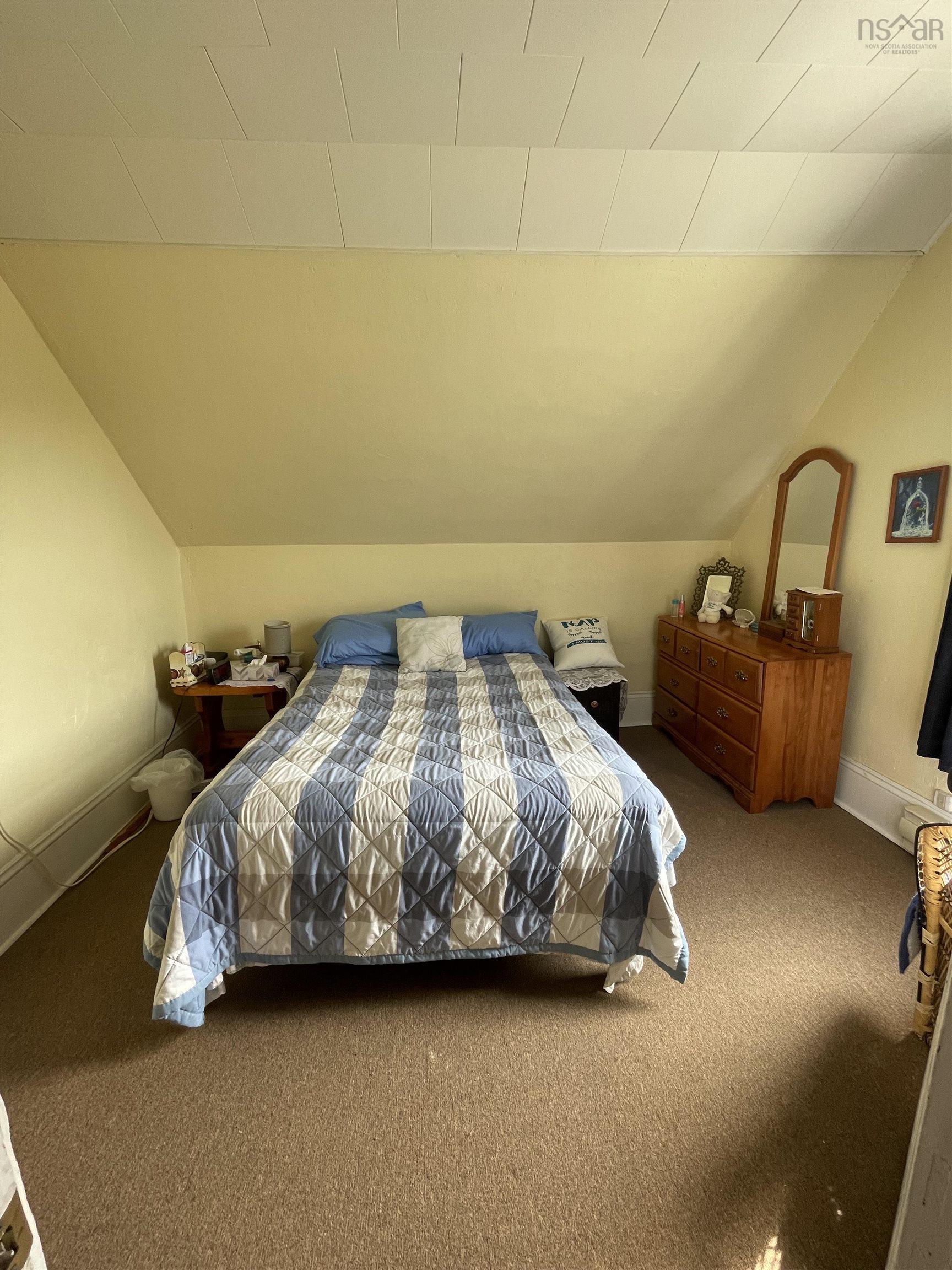 $154,999.00: 702 Centreville, South Side Road, South Side