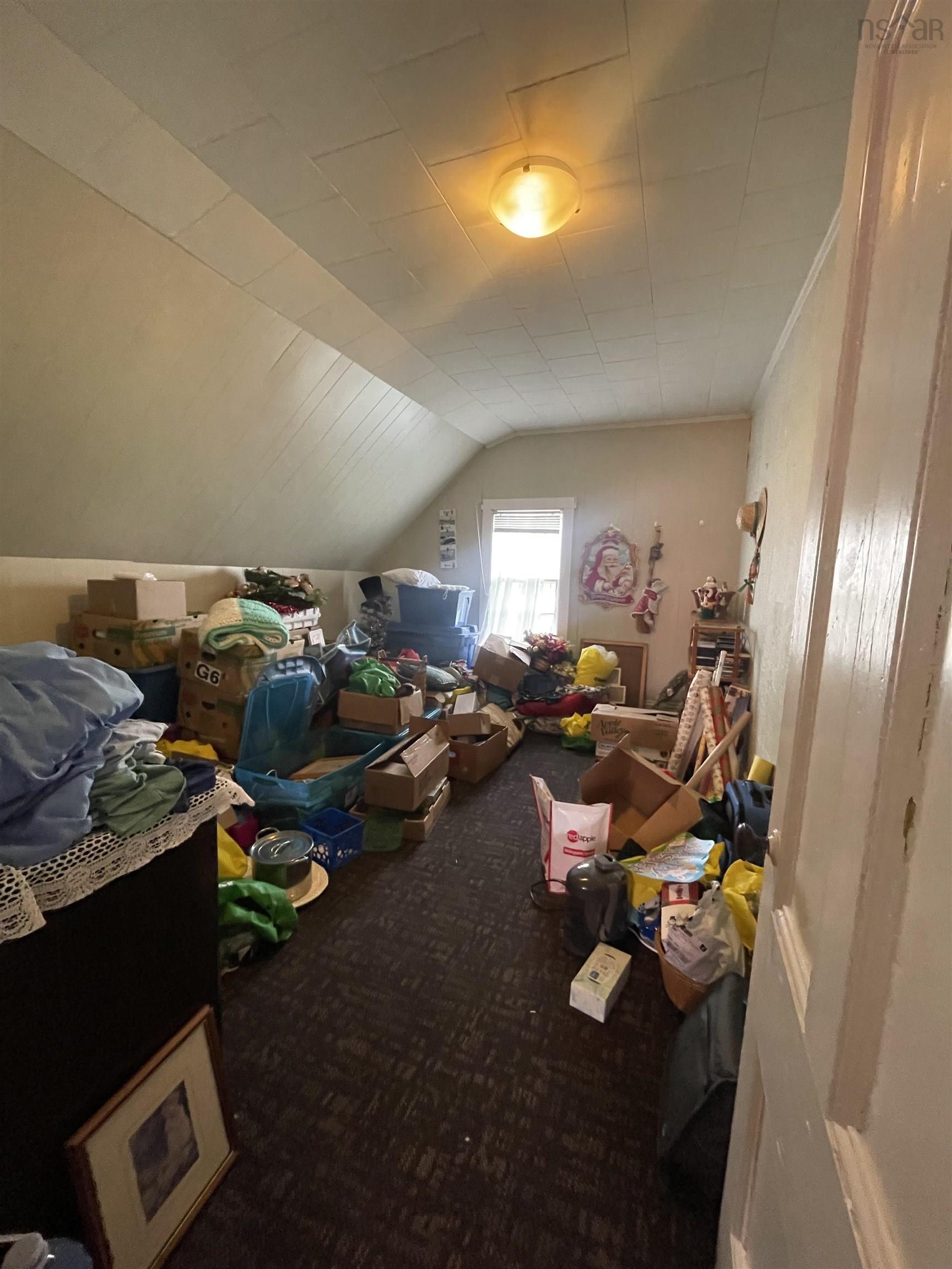 $154,999.00: 702 Centreville, South Side Road, South Side