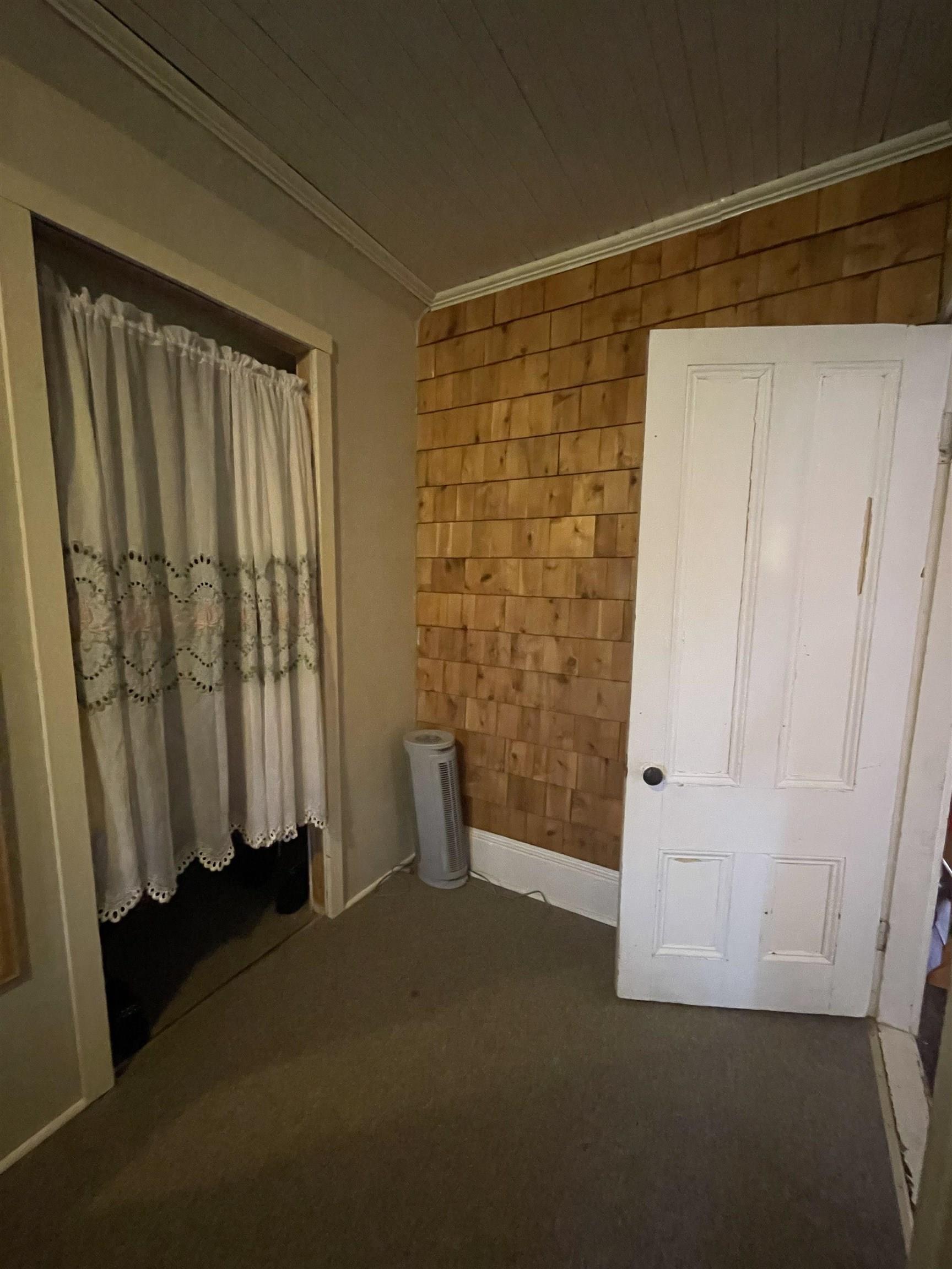 $154,999.00: 702 Centreville, South Side Road, South Side