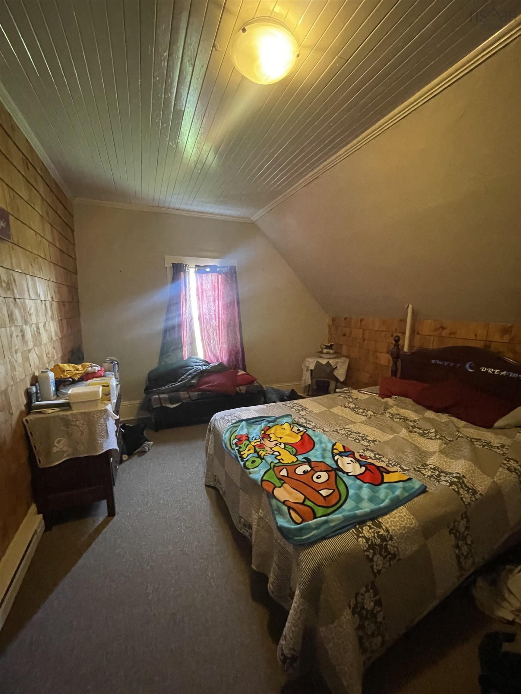 $154,999.00: 702 Centreville, South Side Road, South Side