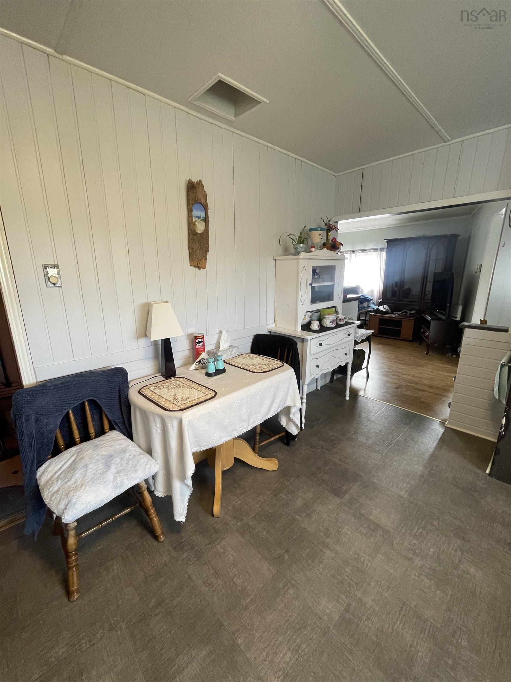 $154,999.00: 702 Centreville, South Side Road, South Side