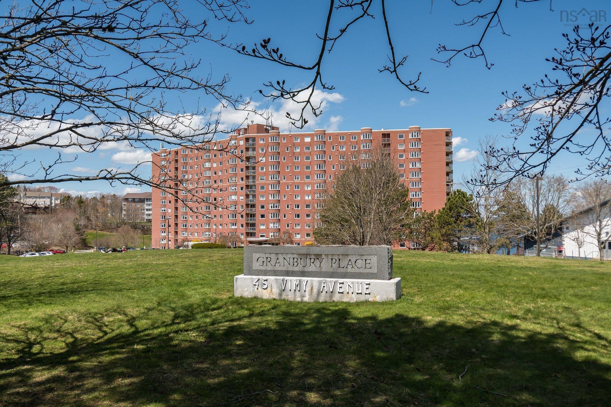$389,900.00: 822 45 Vimy, Halifax