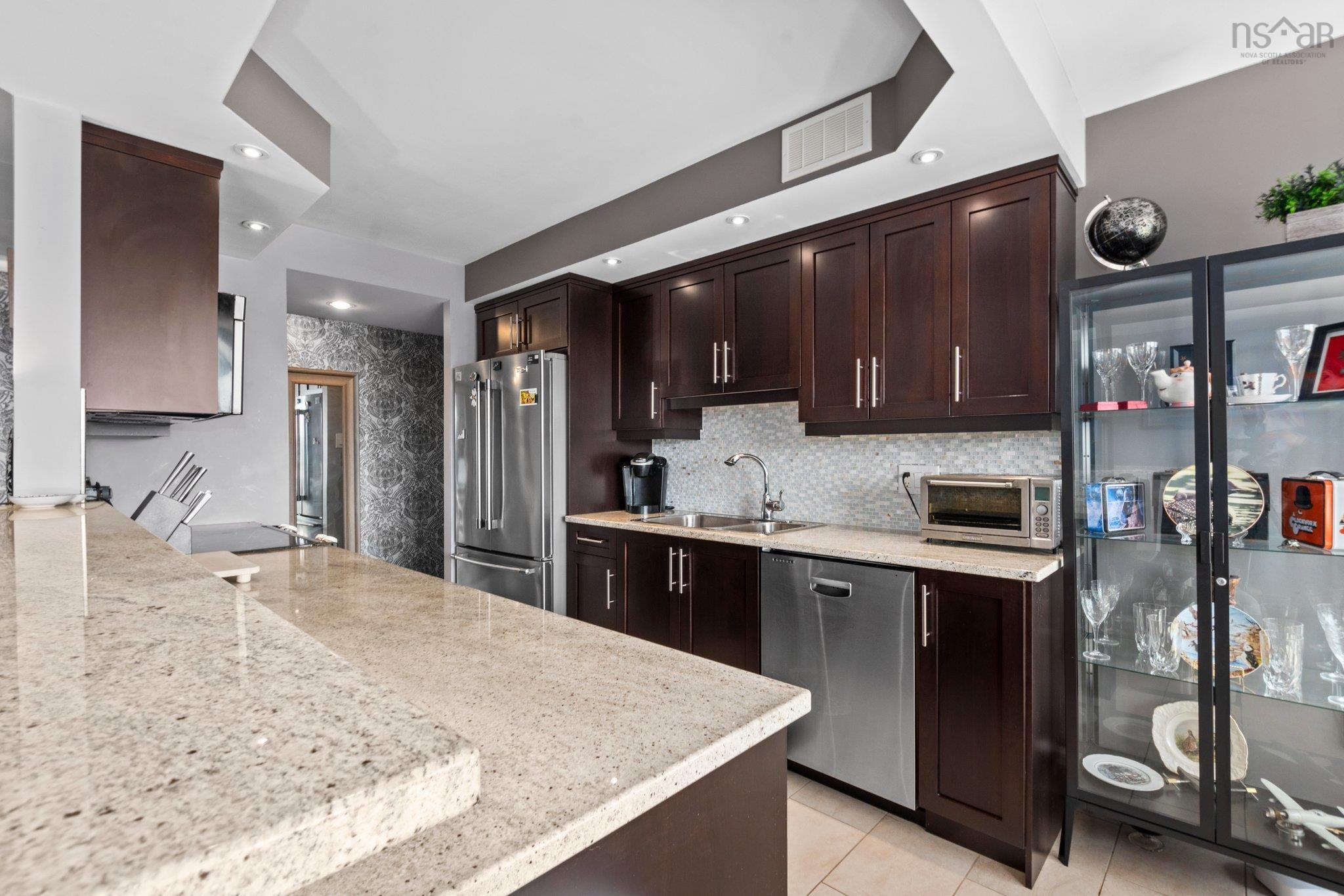 $389,900.00: 822 45 Vimy, Halifax
