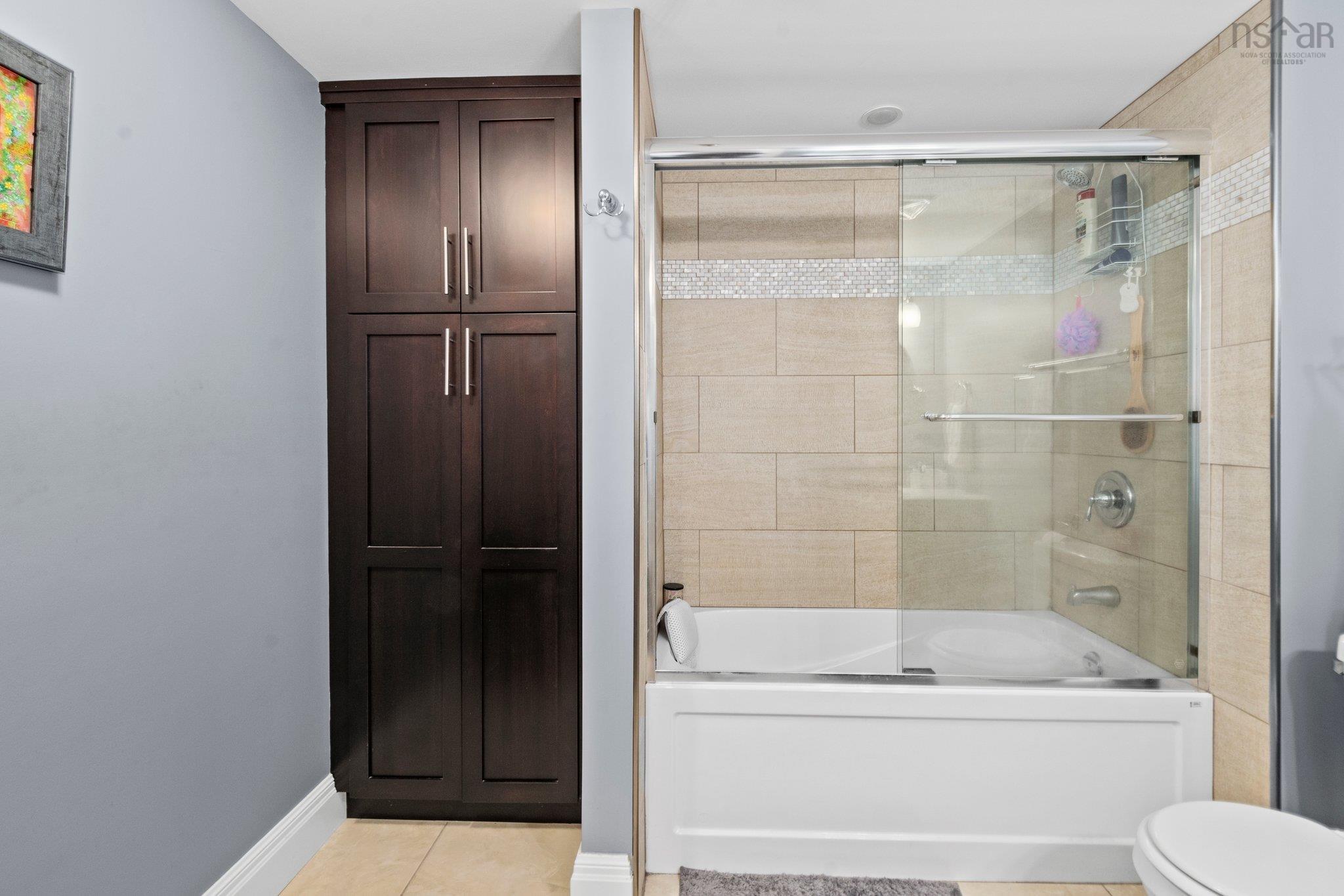 $389,900.00: 822 45 Vimy, Halifax