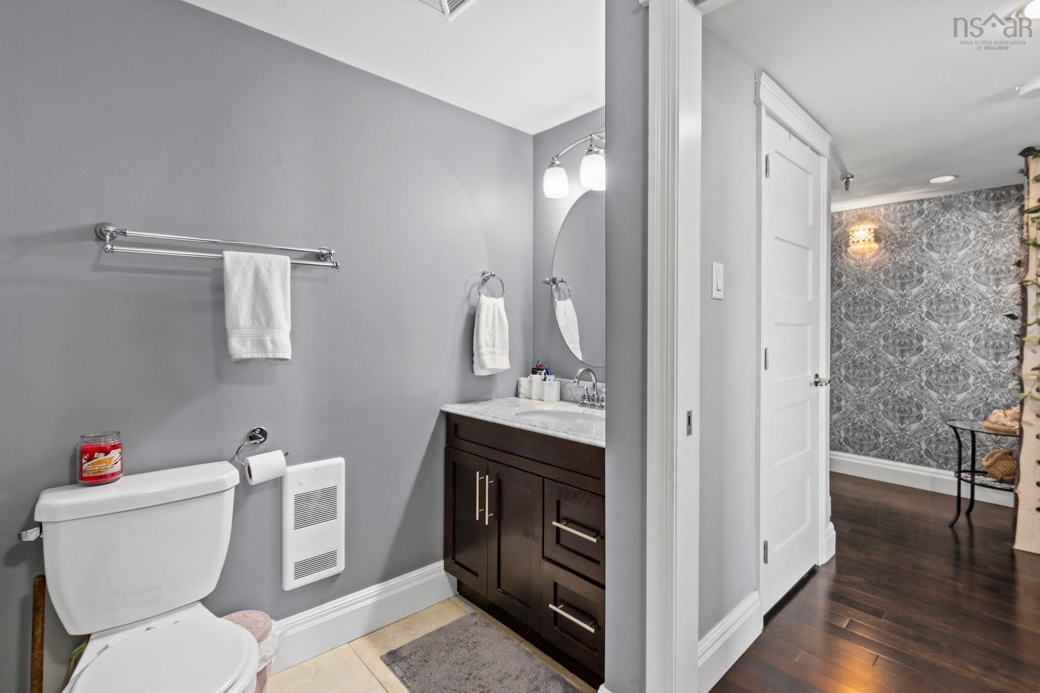 $389,900.00: 822 45 Vimy, Halifax