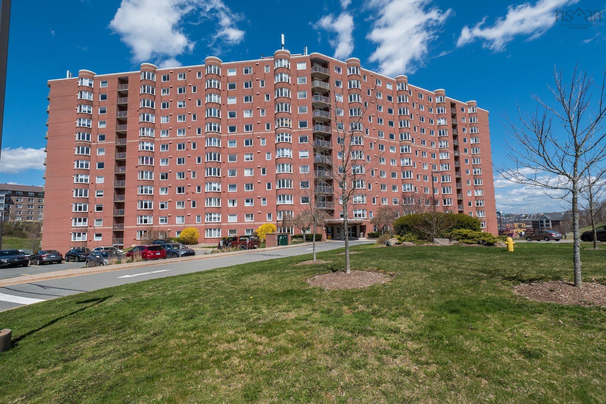 $389,900.00: 822 45 Vimy, Halifax