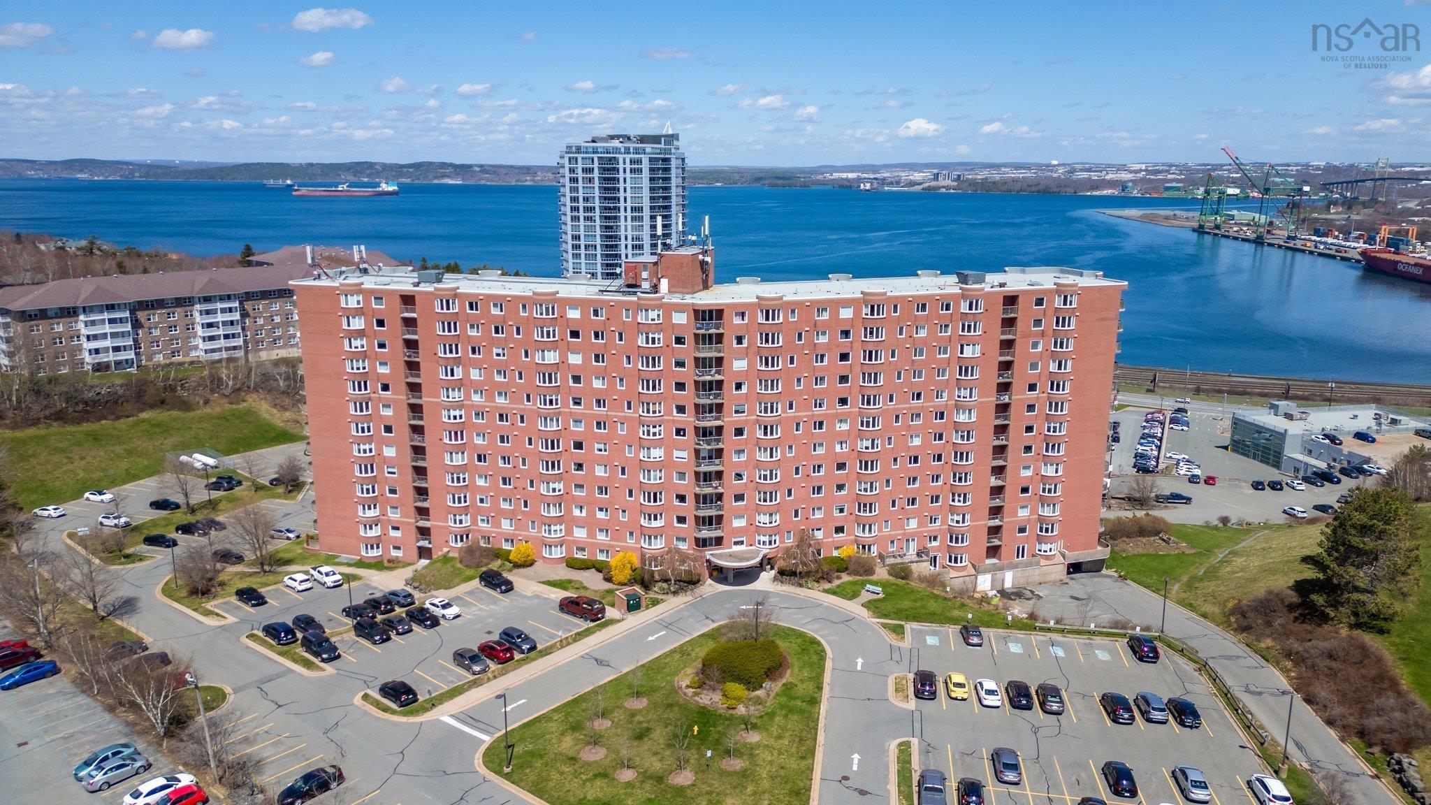 $389,900.00: 822 45 Vimy, Halifax