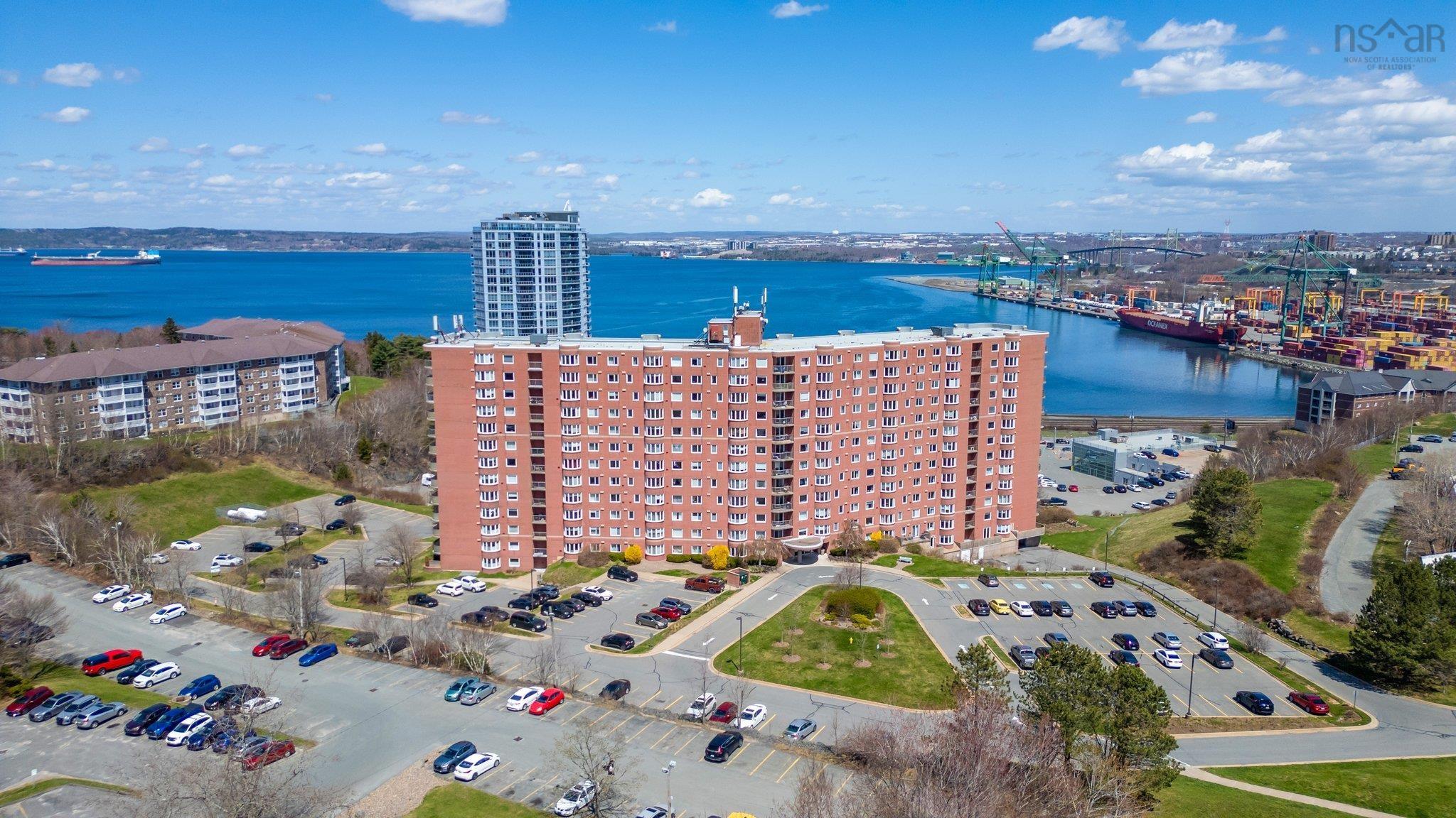 $389,900.00: 822 45 Vimy, Halifax