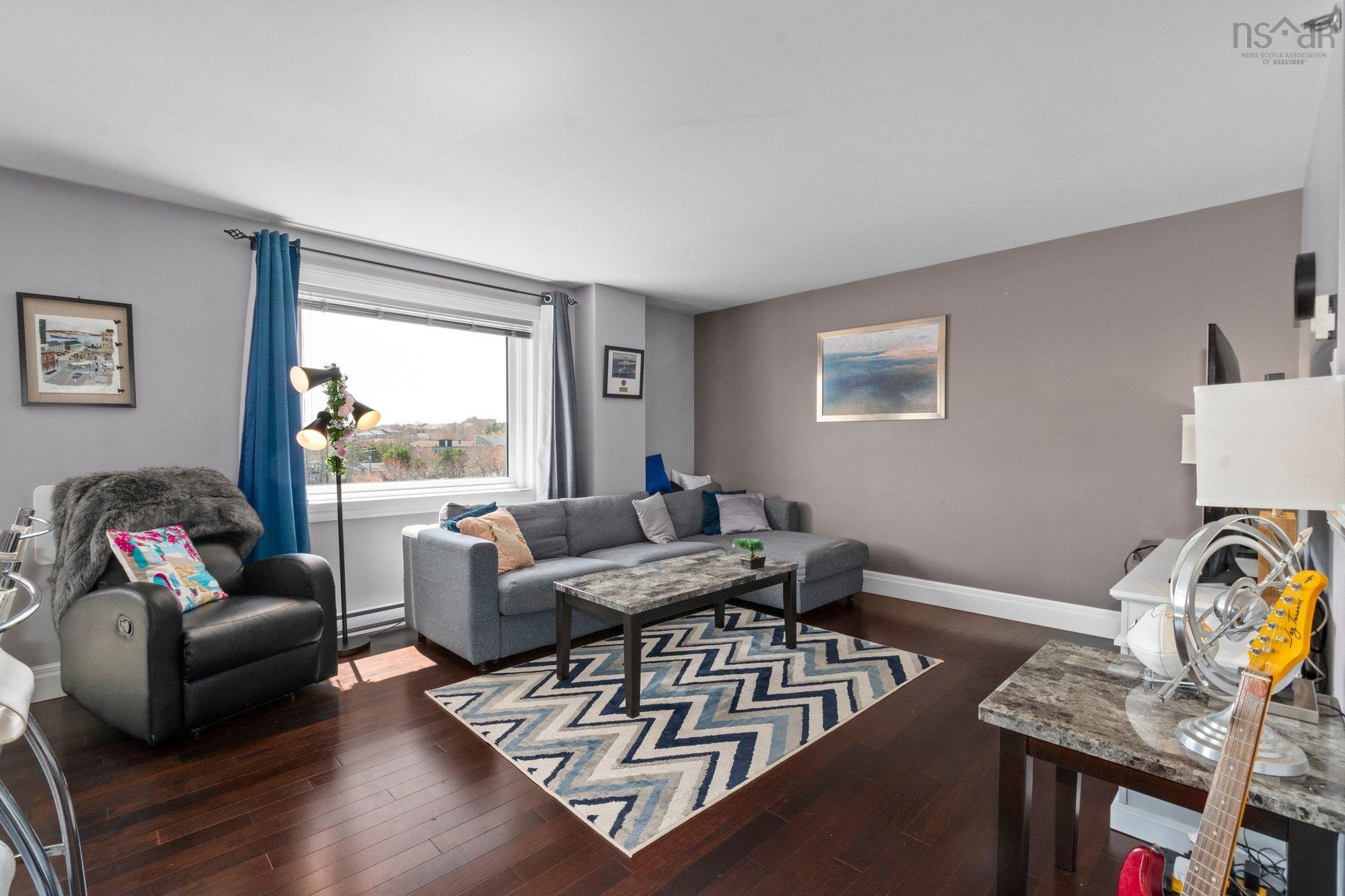 $389,900.00: 822 45 Vimy, Halifax