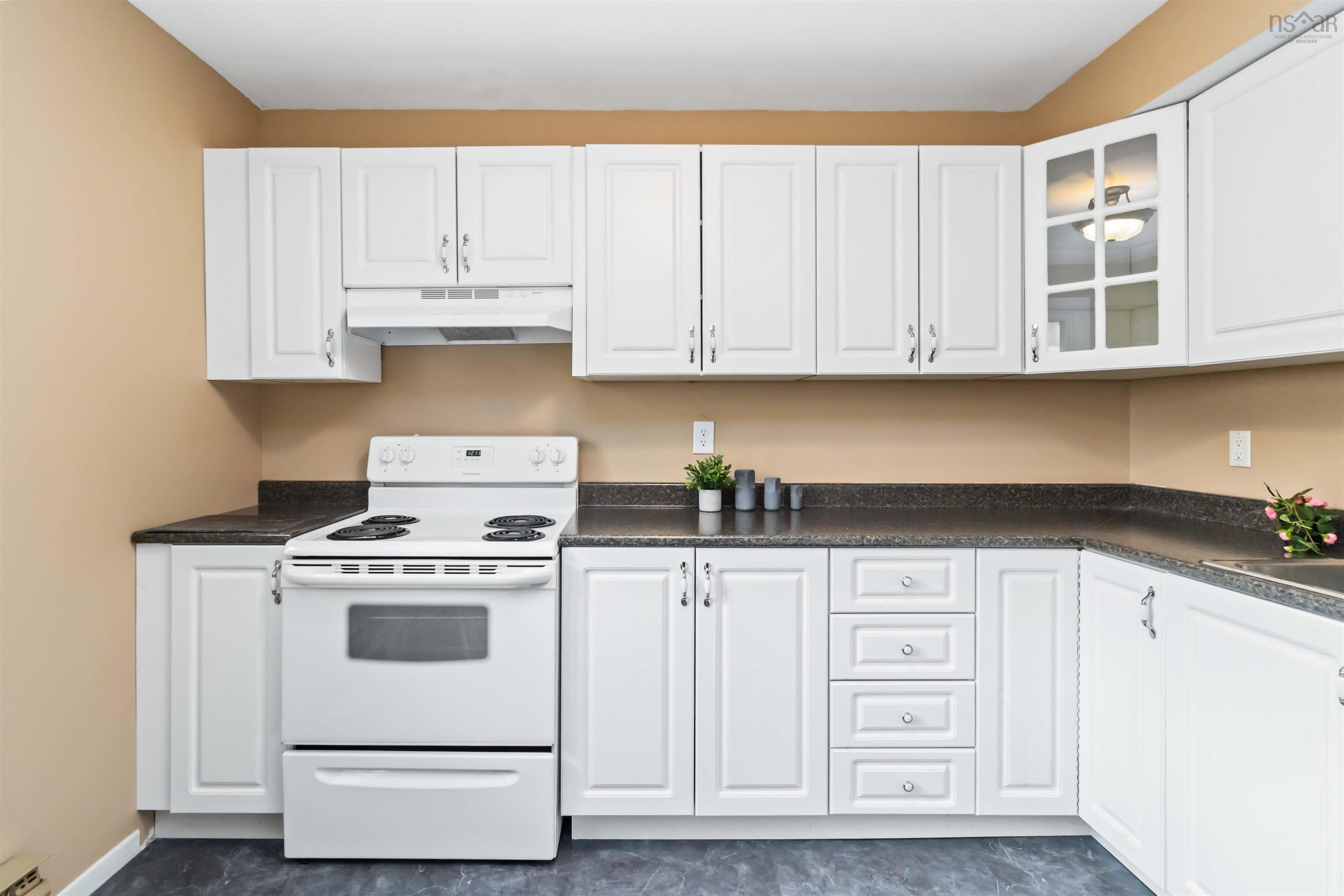 $429,900.00: 4 Forestside Crescent, Halifax