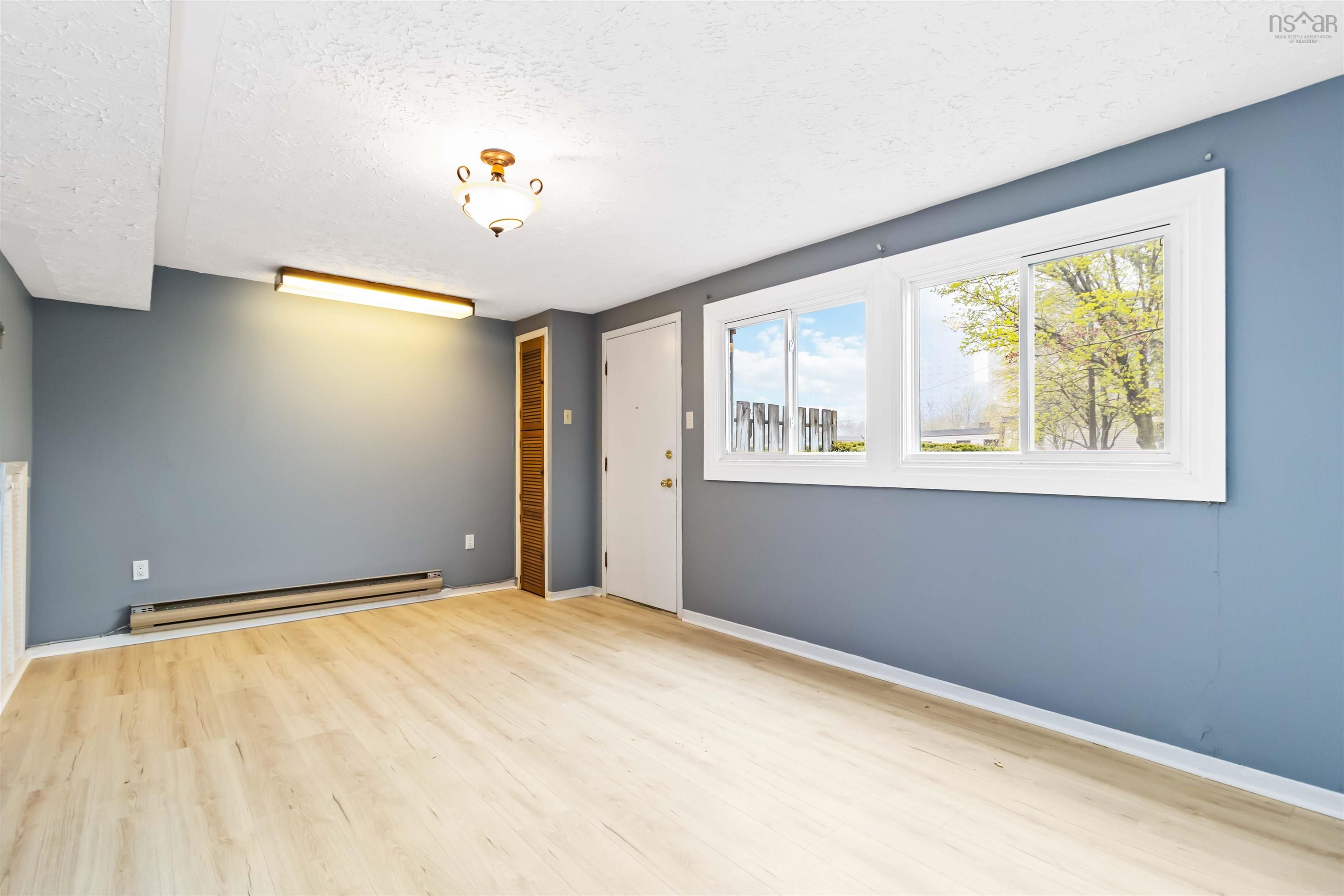 $429,900.00: 4 Forestside Crescent, Halifax