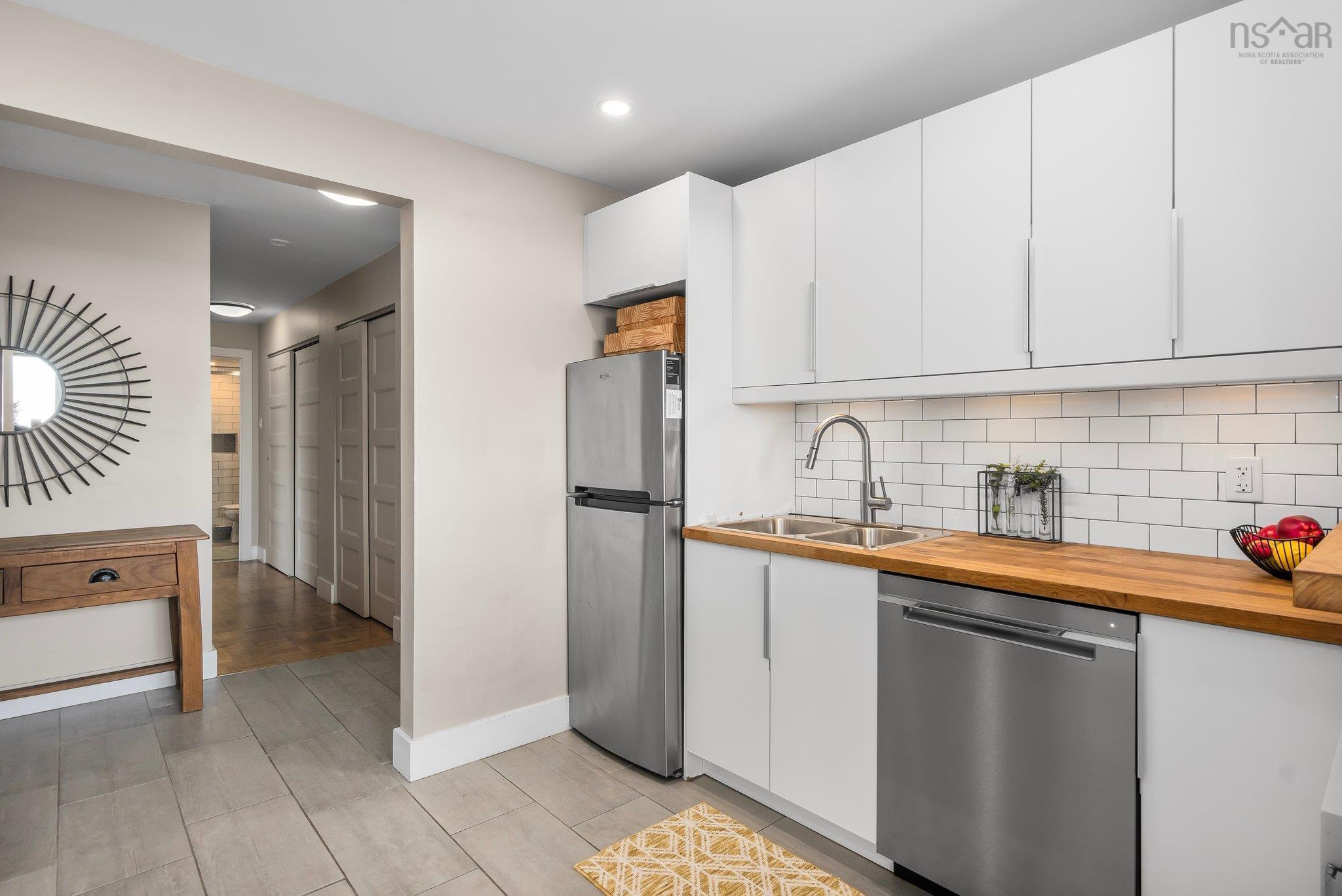 $449,900.00: 1403 5959 Spring Garden Road, Halifax
