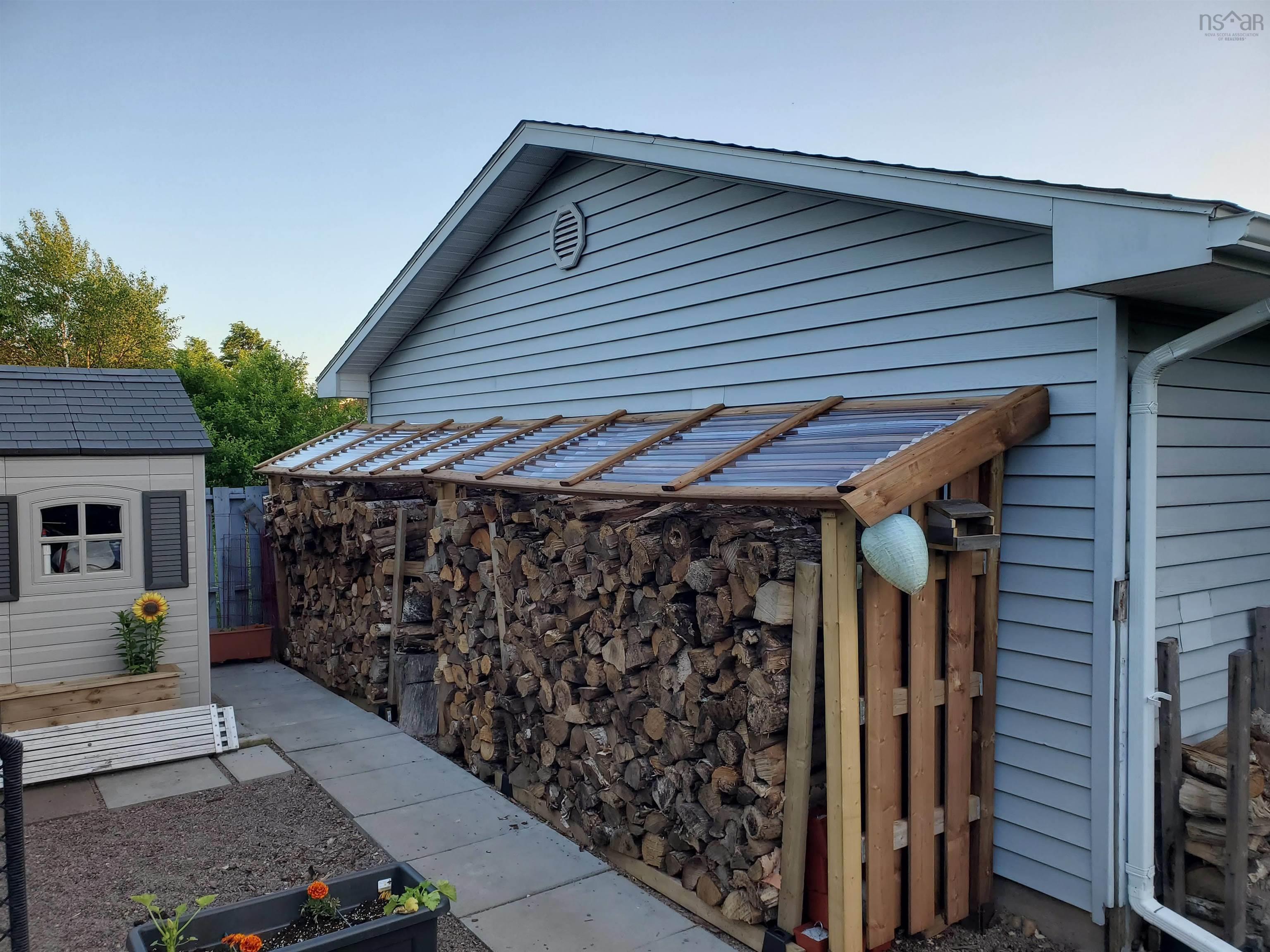 $469,000.00: 205 OLD COURT HOUSE BRANCH Road, Valley