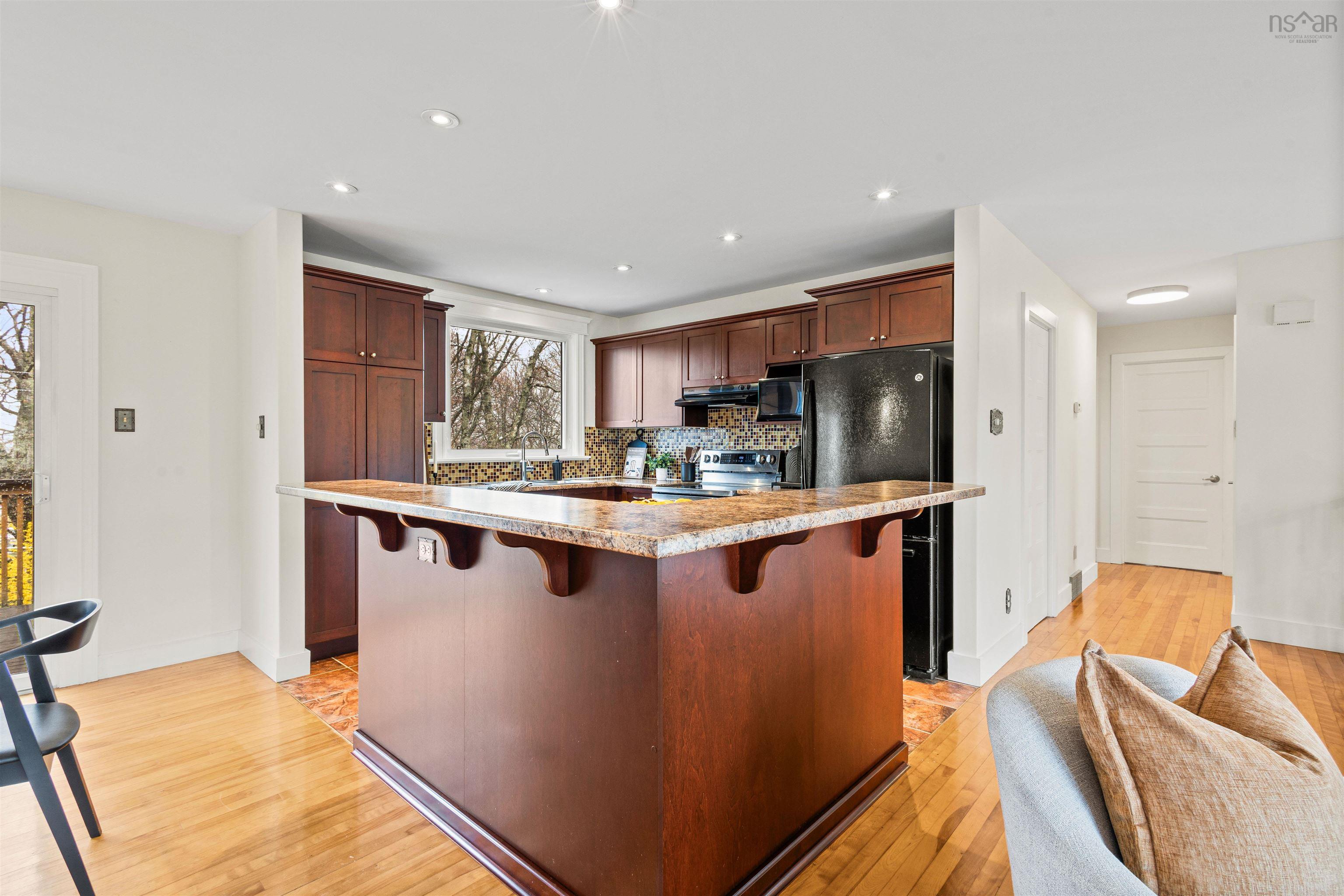 $549,900.00: 9 Gourok Avenue, Dartmouth