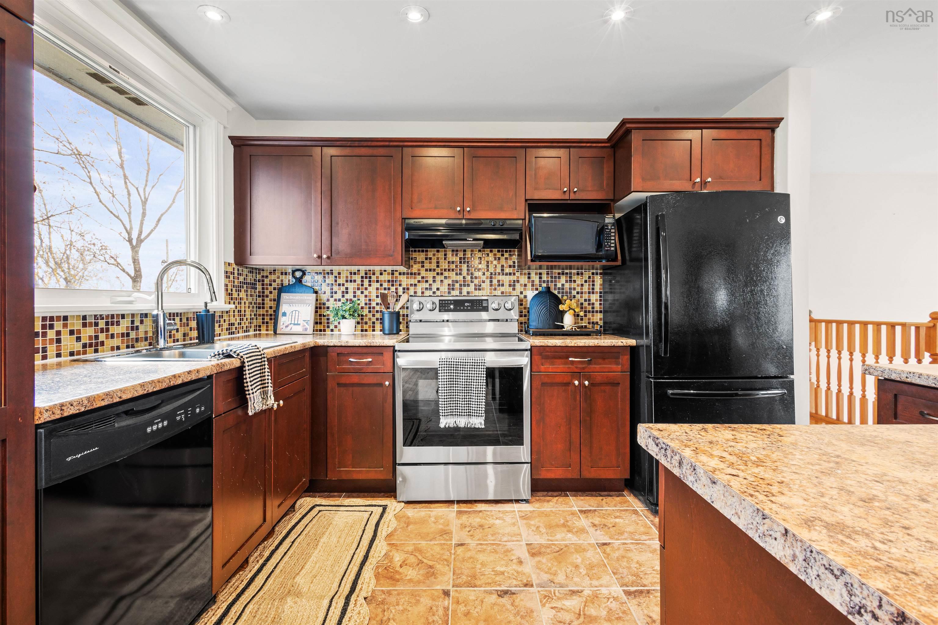 $549,900.00: 9 Gourok Avenue, Dartmouth