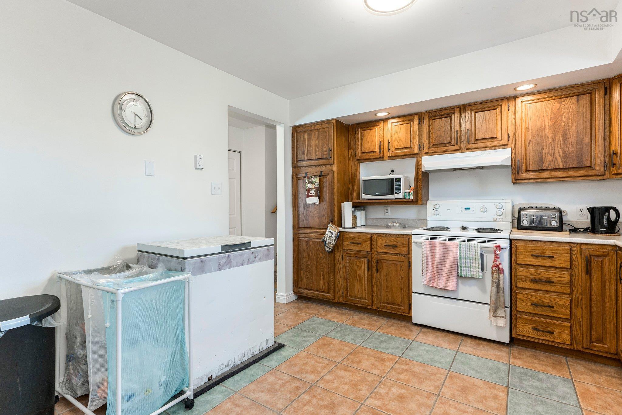 $649,900.00: 77 WYNN CASTLE Drive, Lower Sackville