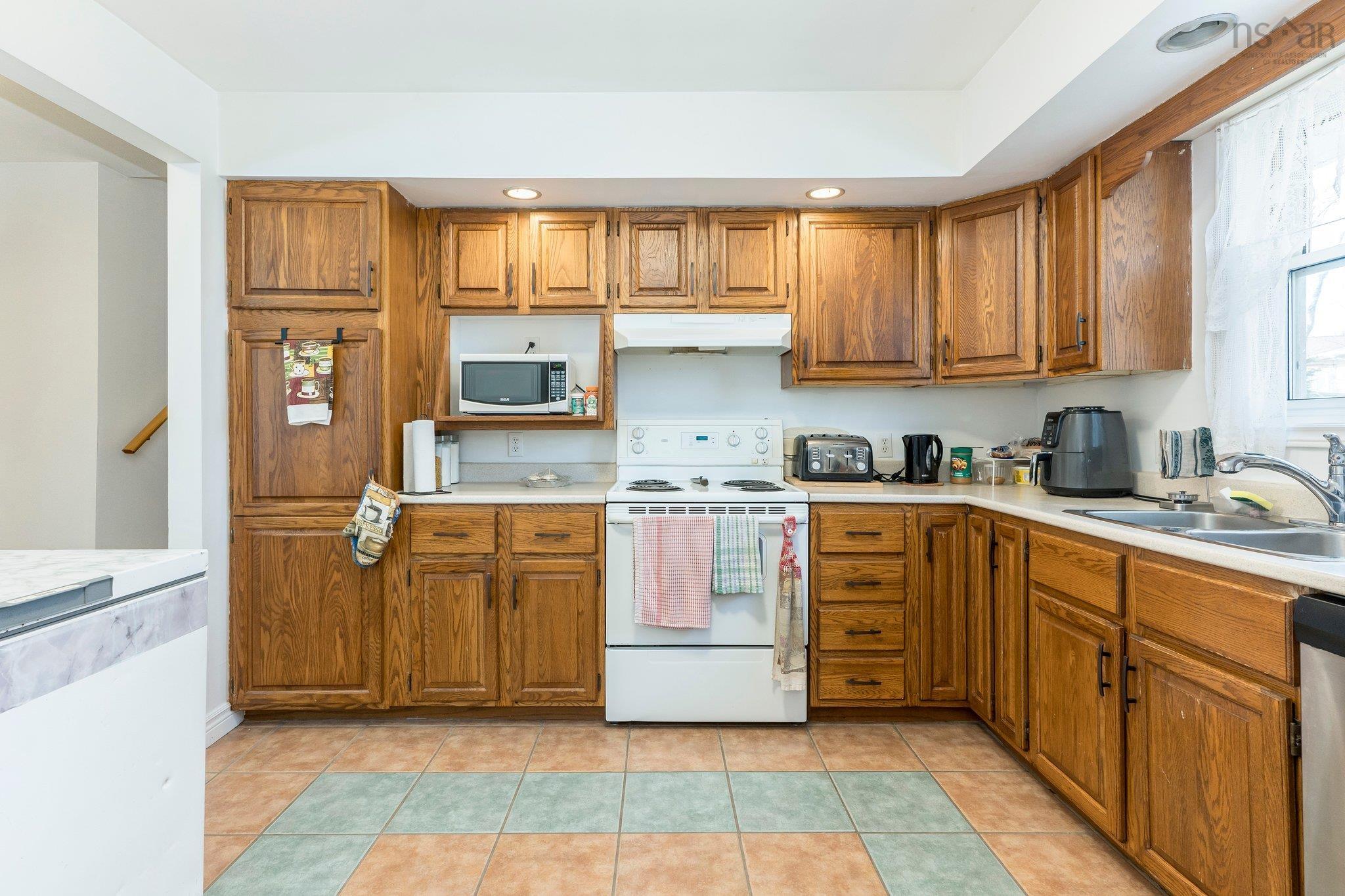 $649,900.00: 77 WYNN CASTLE Drive, Lower Sackville