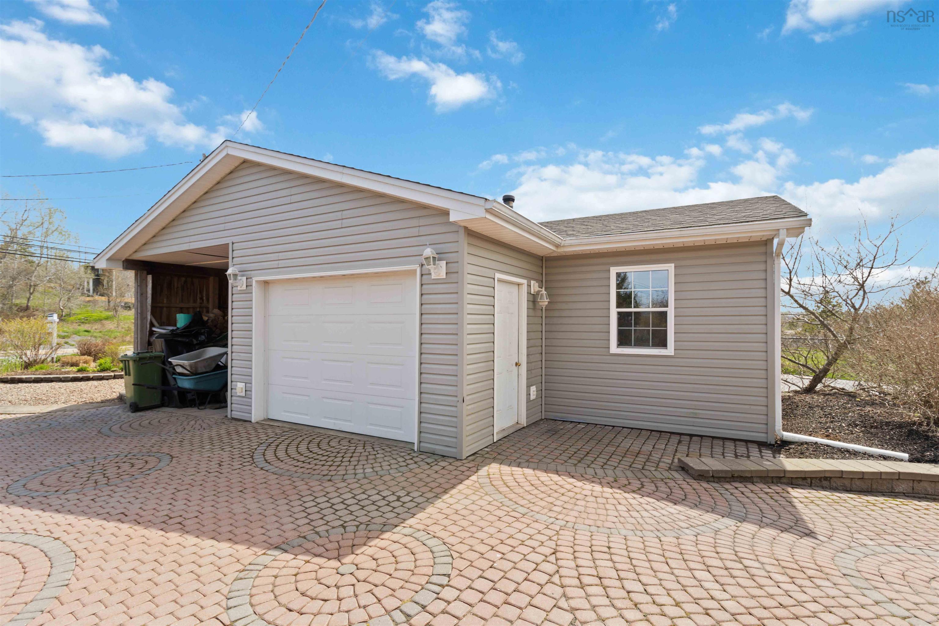 $850,000.00: 250 Beaver Bank Road, Beaver Bank