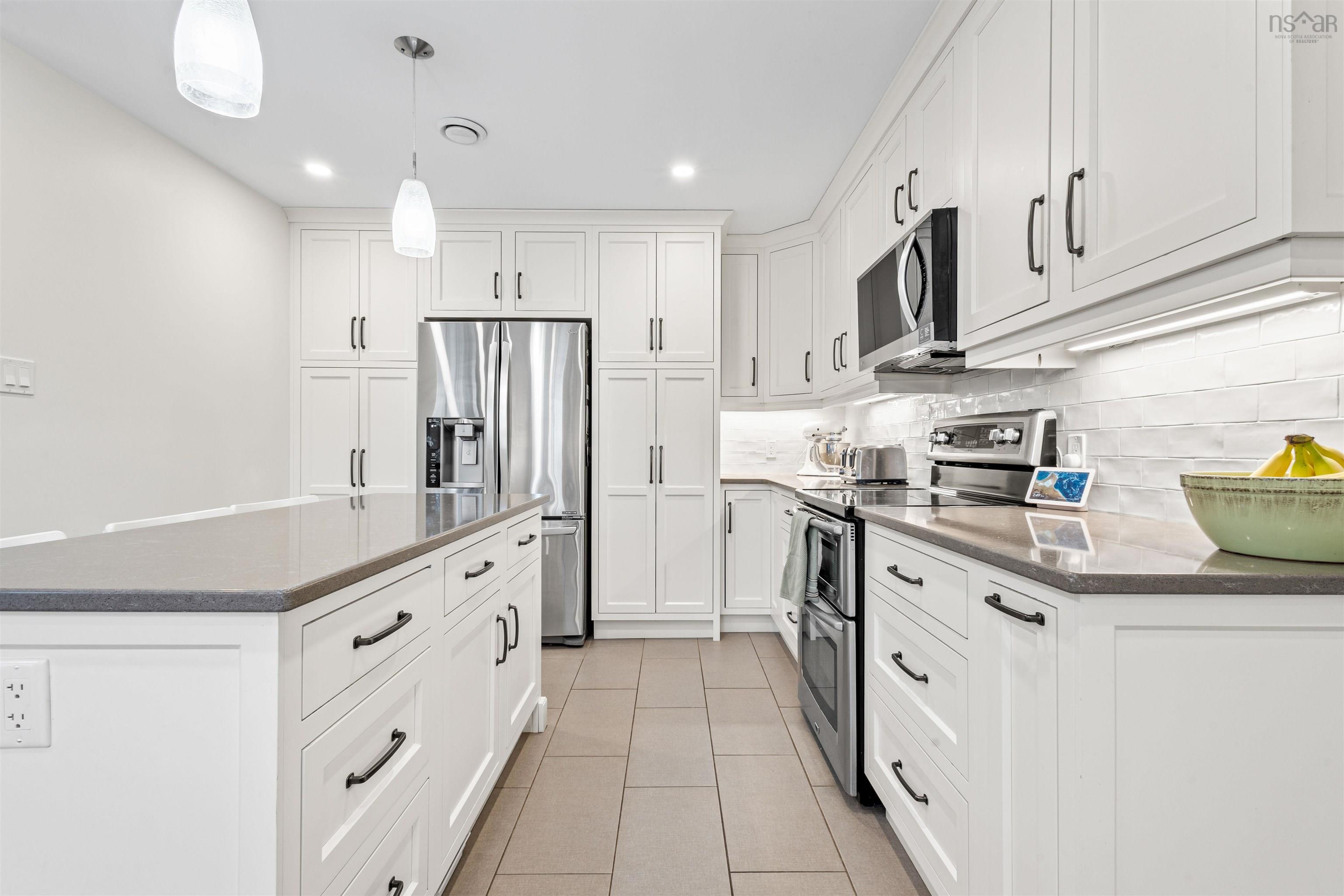 $989,000.00: 103 Snowy Owl Drive, Bedford