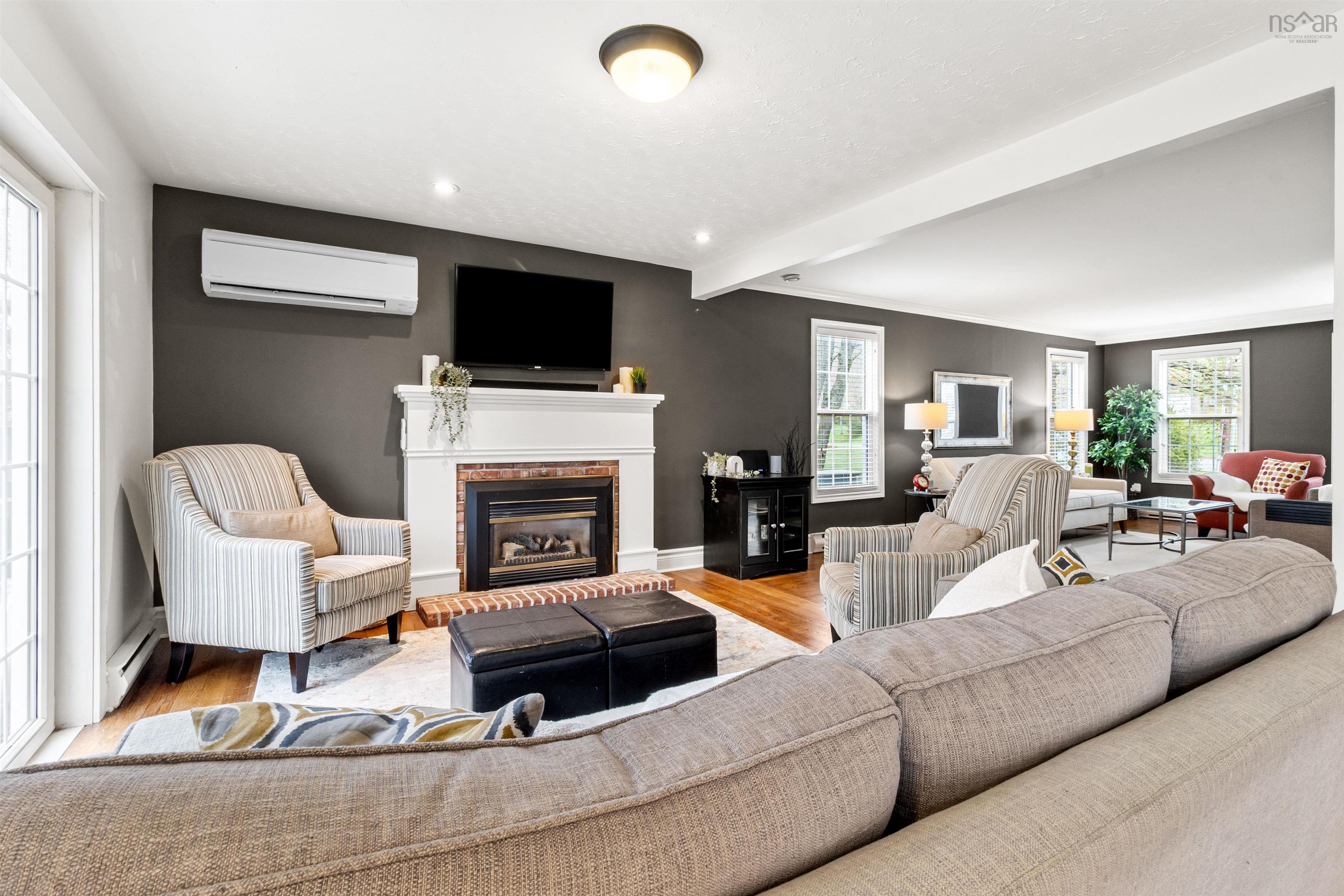 $989,000.00: 103 Snowy Owl Drive, Bedford