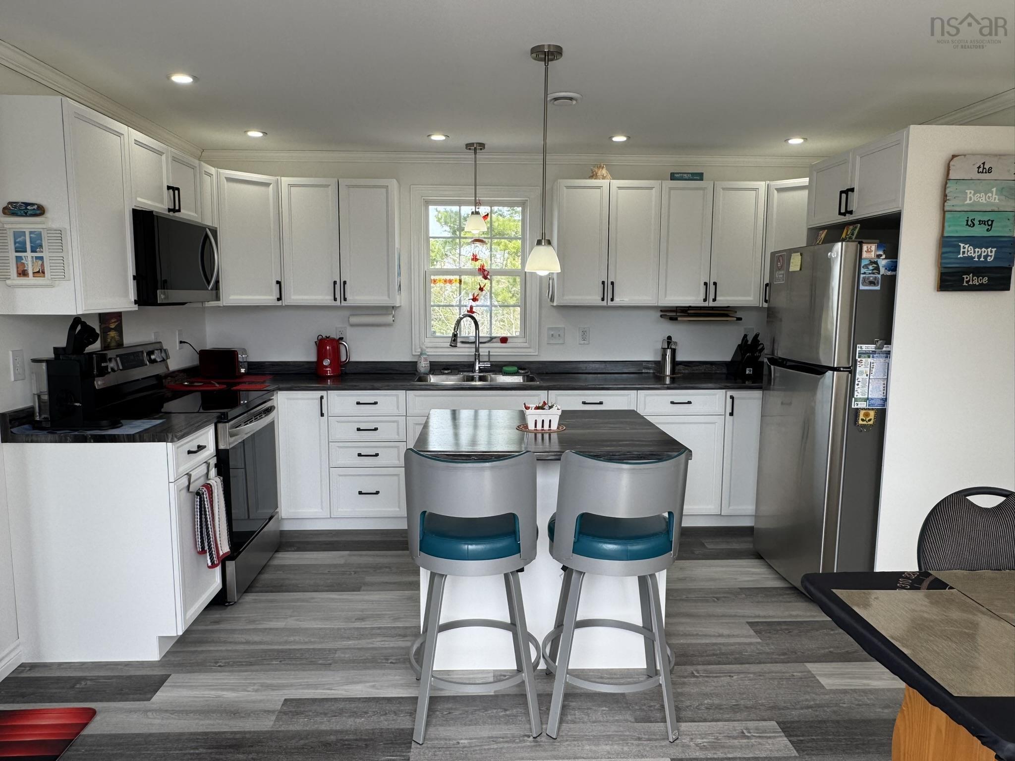 $574,900.00: 7714 Highway 3, Summerville Centre